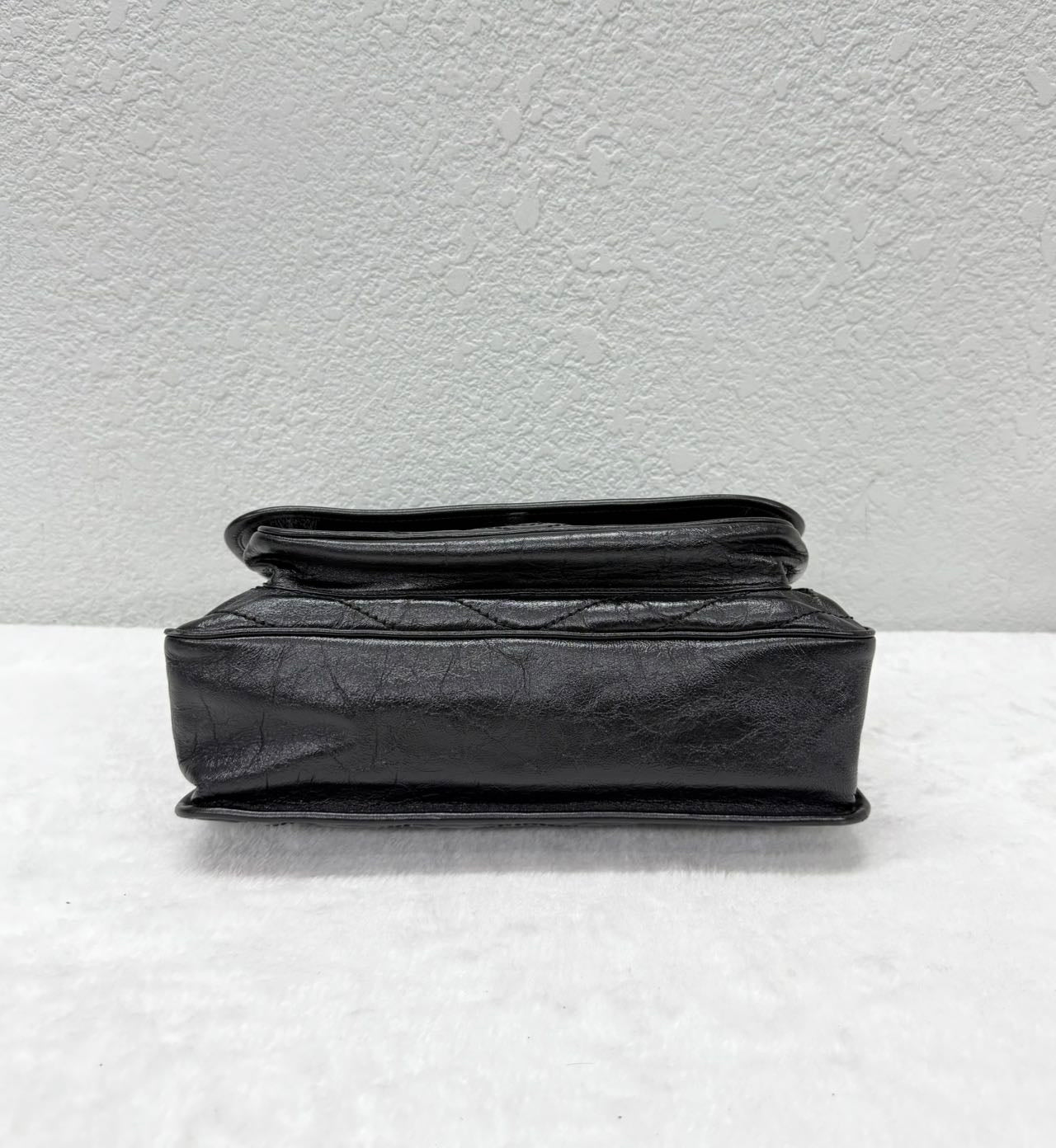 Saint Laurent - Niki Large - Waxed leather - Black - (large)
