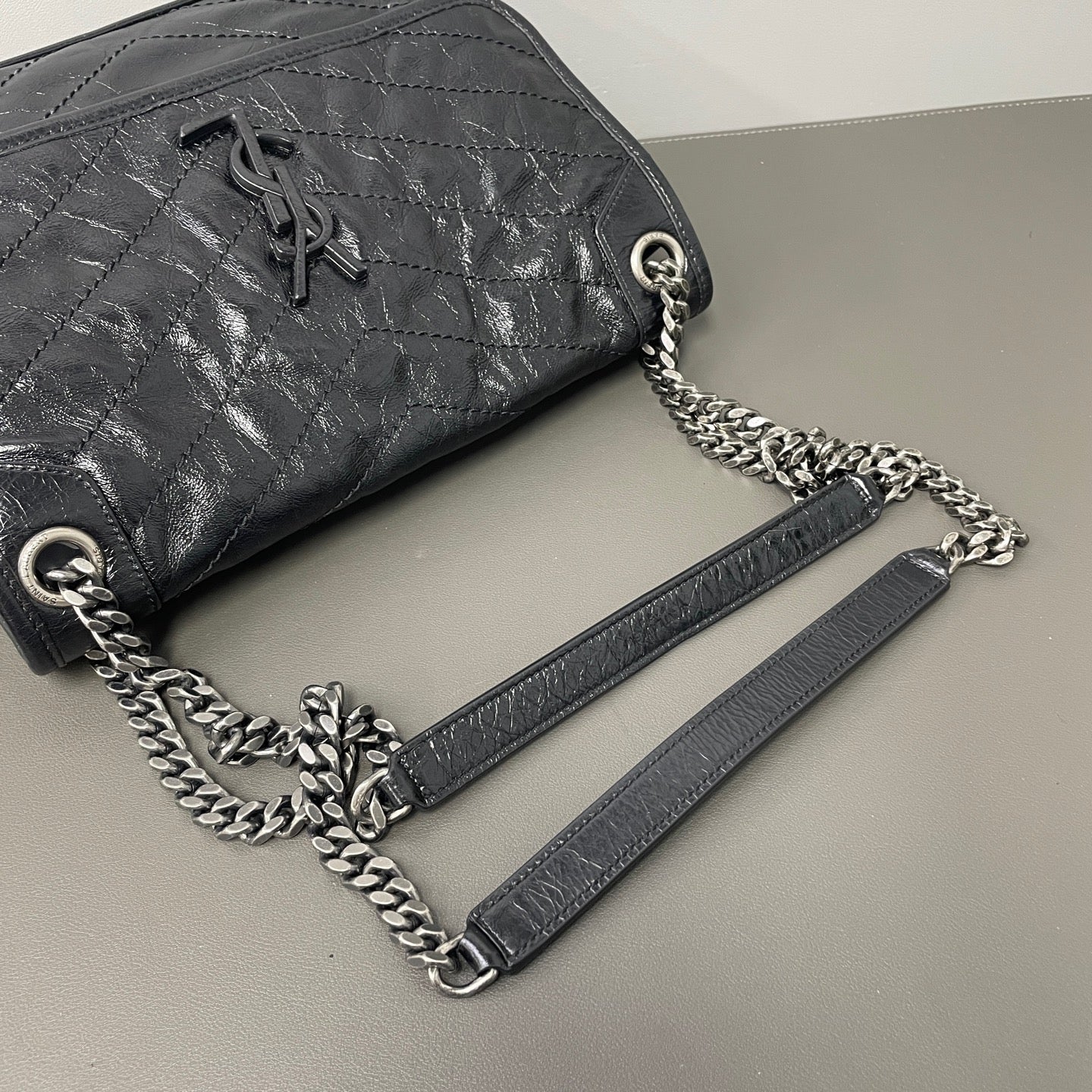 Saint Laurent - Niki - Leather - Black - (Medium)