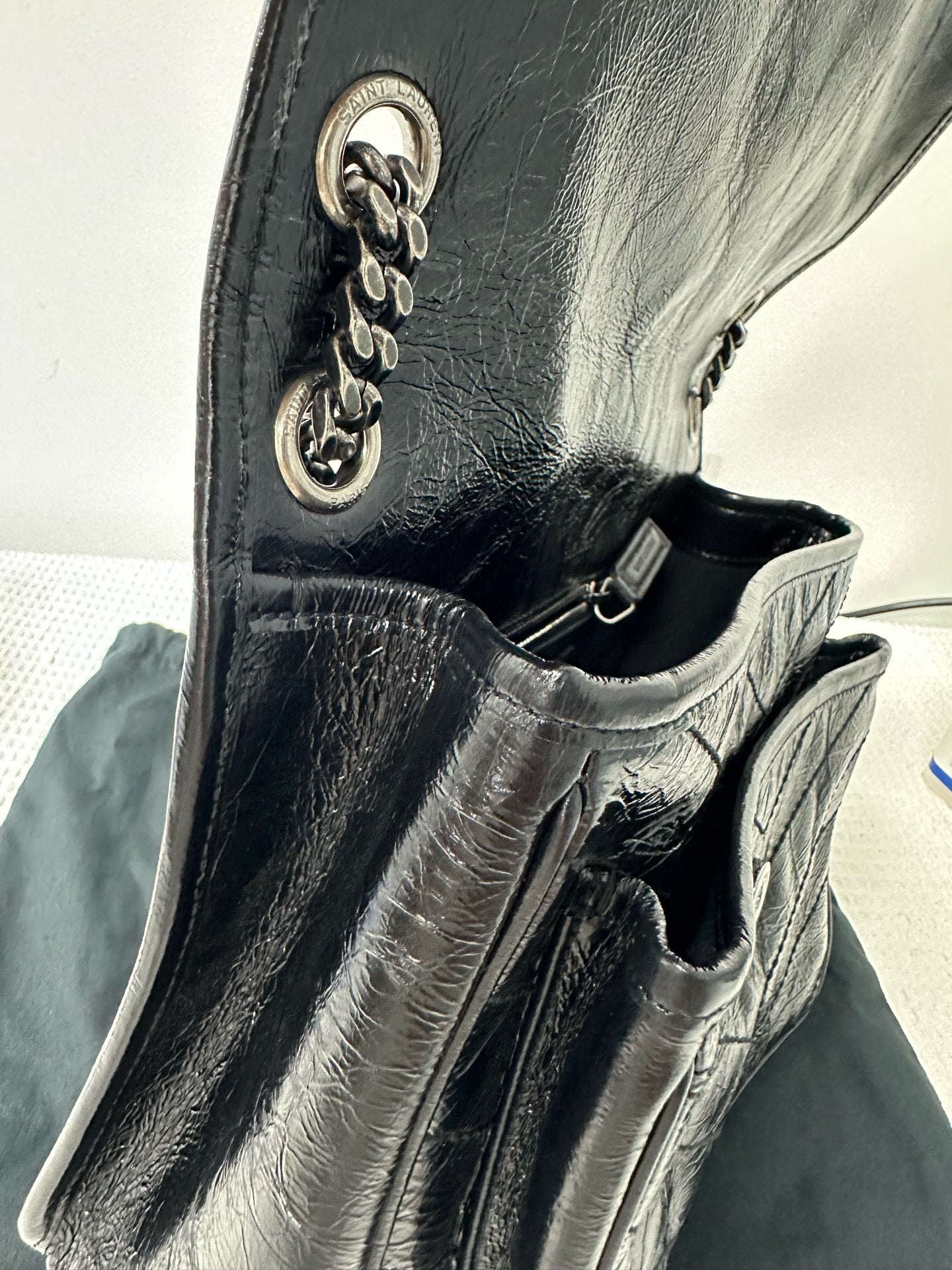 Saint Laurent - Niki - Leather - Black - (Medium)