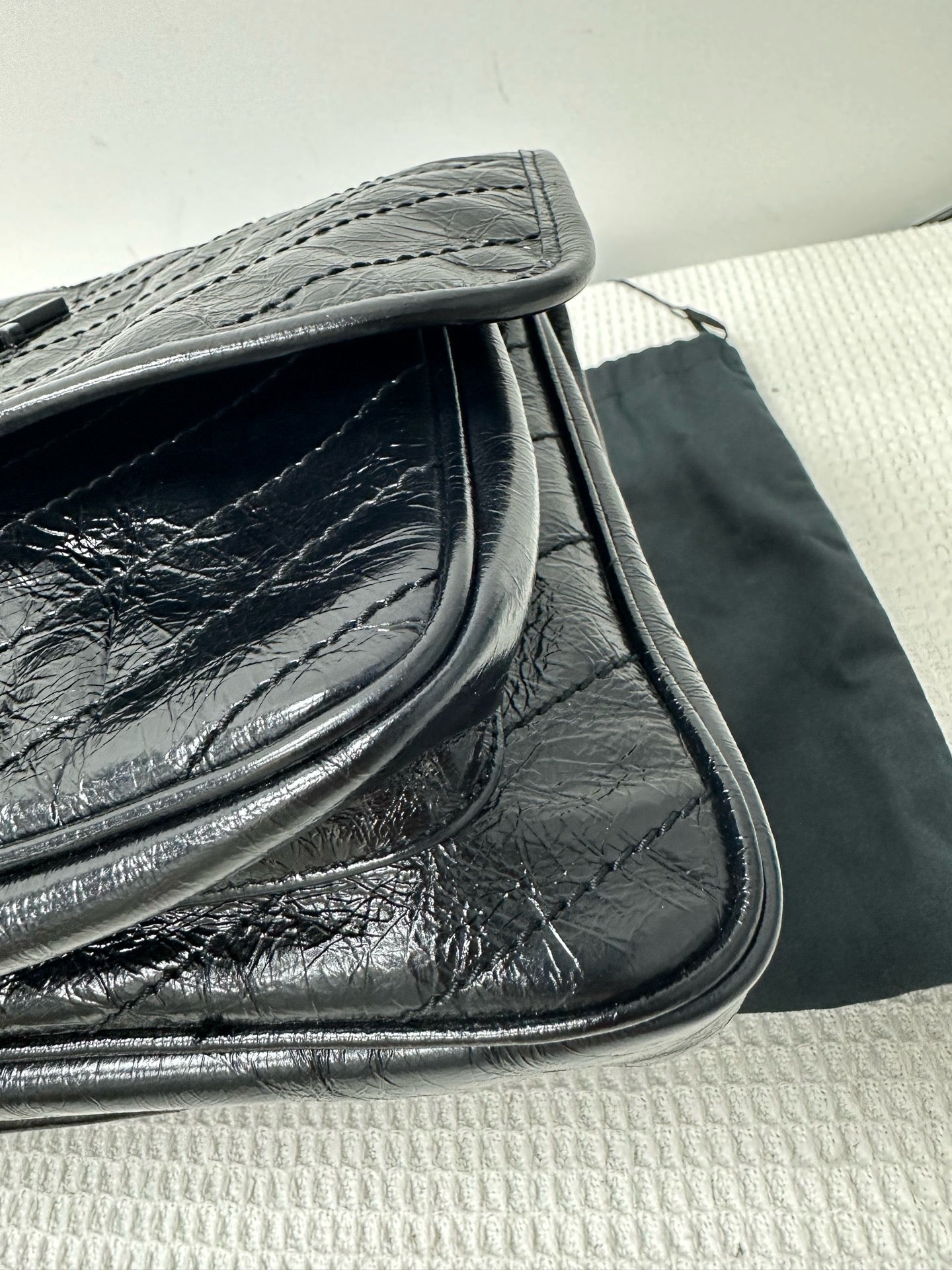 Saint Laurent - Niki - Leather - Black - (Medium)