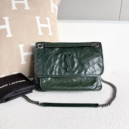 Saint Laurent - Niki Medium Chain Bag - Crinkled calfskin leather - Green - (Medium)
