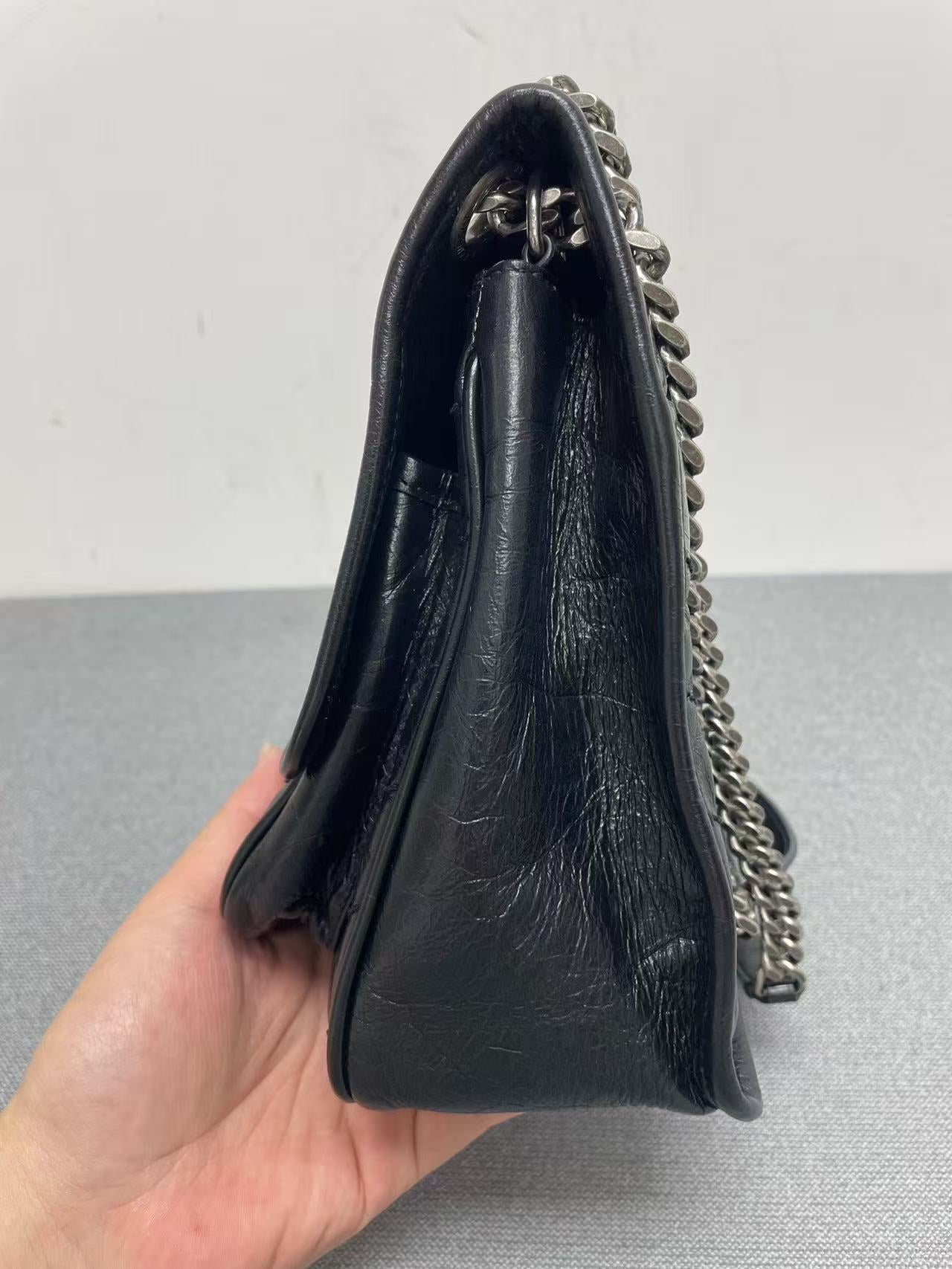 Saint Laurent - Niki Medium - Crinkled calfskin leather - Black - (Medium)
