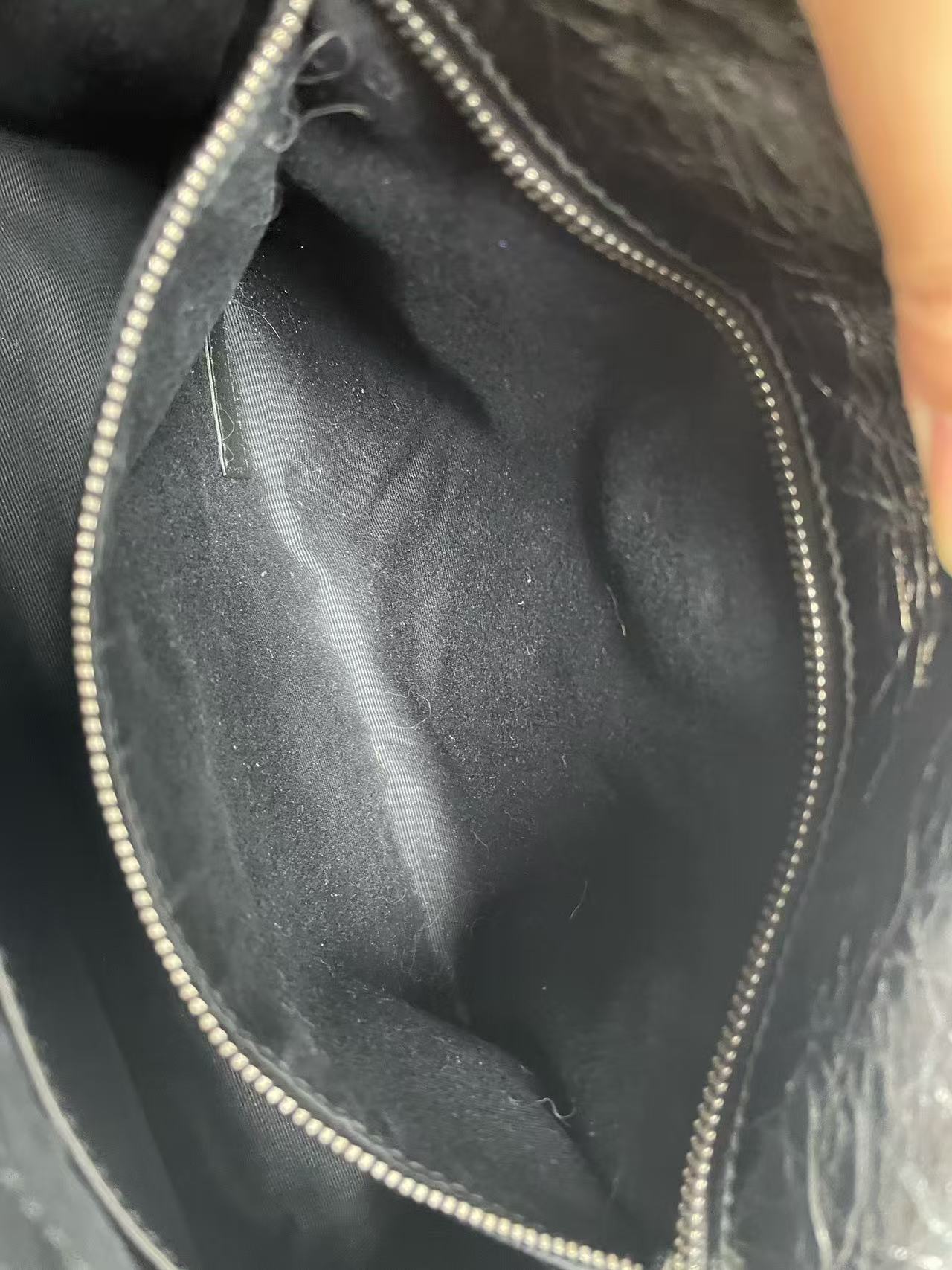 Saint Laurent - Niki Medium - Crinkled calfskin leather - Black - (Medium)
