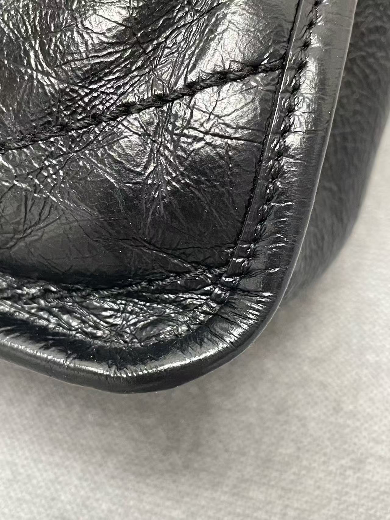 Saint Laurent - Niki Medium - Crinkled calfskin leather - Black - (Medium)