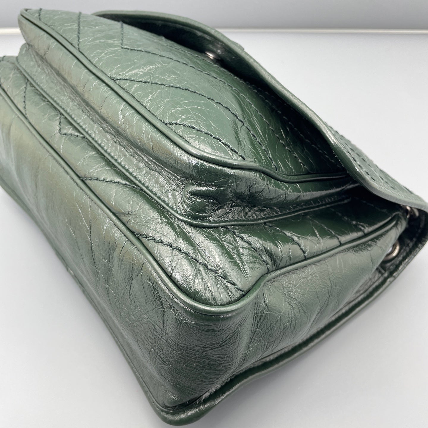Saint Laurent - Niki Medium - Crinkled calfskin leather - Dark Green with Silver-Tone Hardware - (Medium)