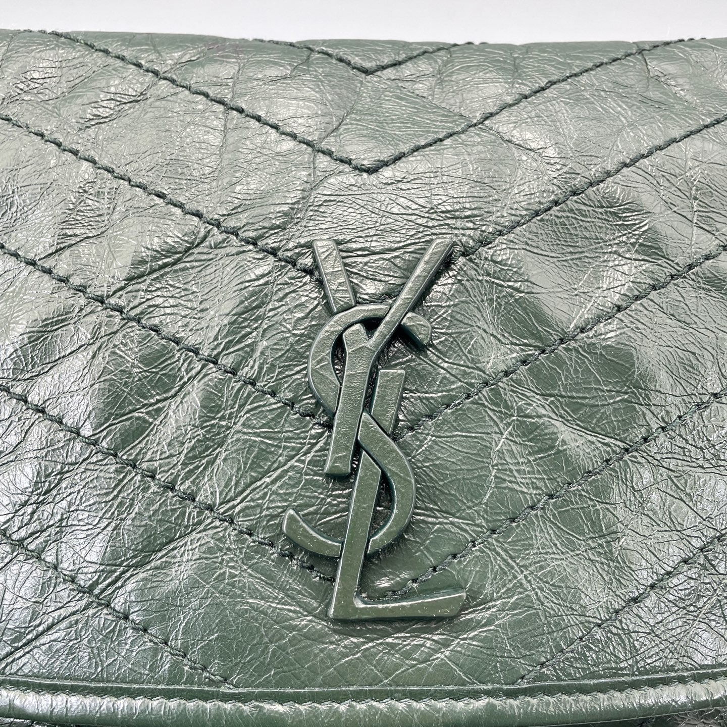 Saint Laurent - Niki Medium - Crinkled calfskin leather - Dark Green with Silver-Tone Hardware - (Medium)