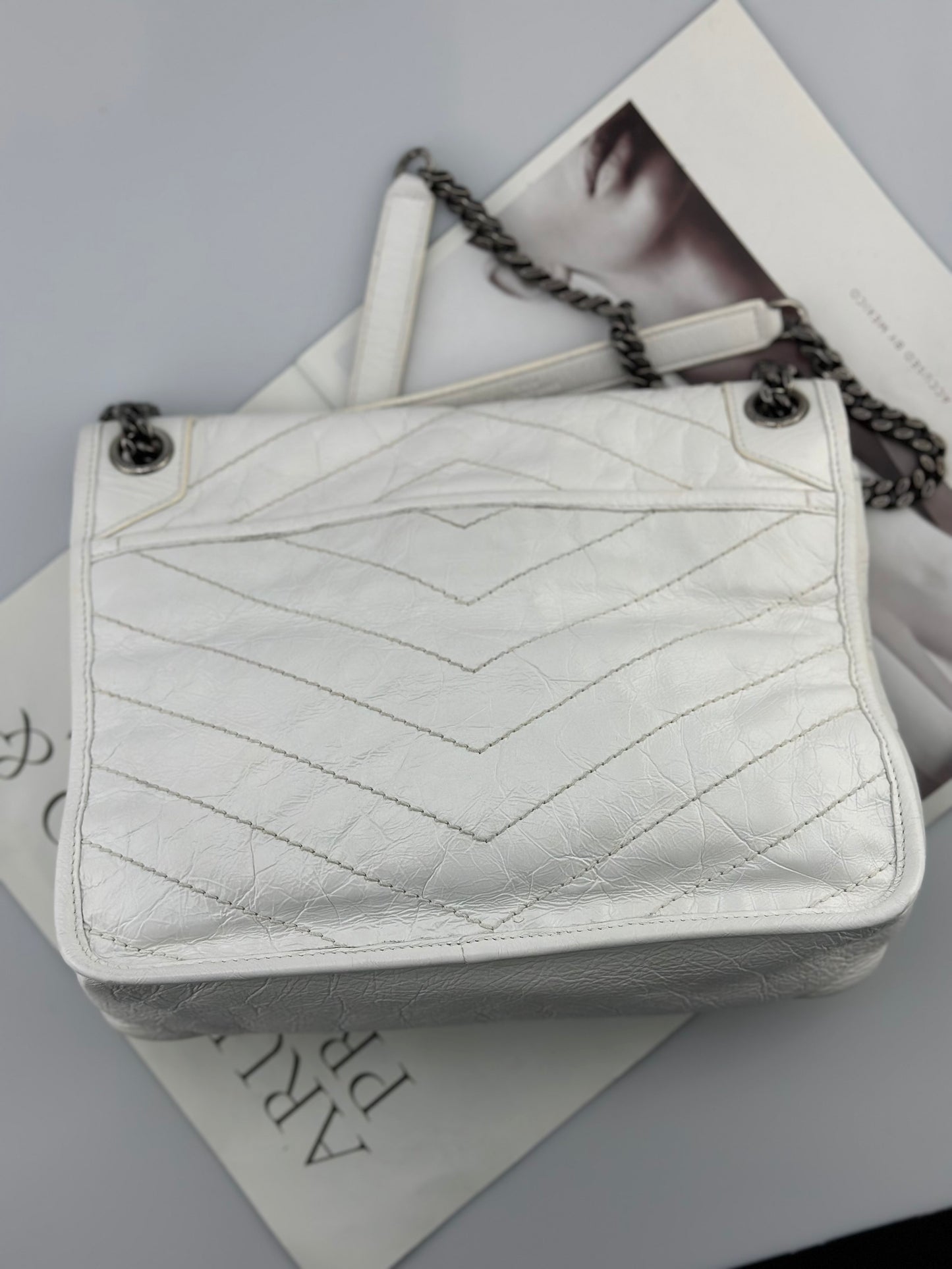 Saint Laurent - Niki Medium - Crinkled vintage calfskin leather - White - (Medium)