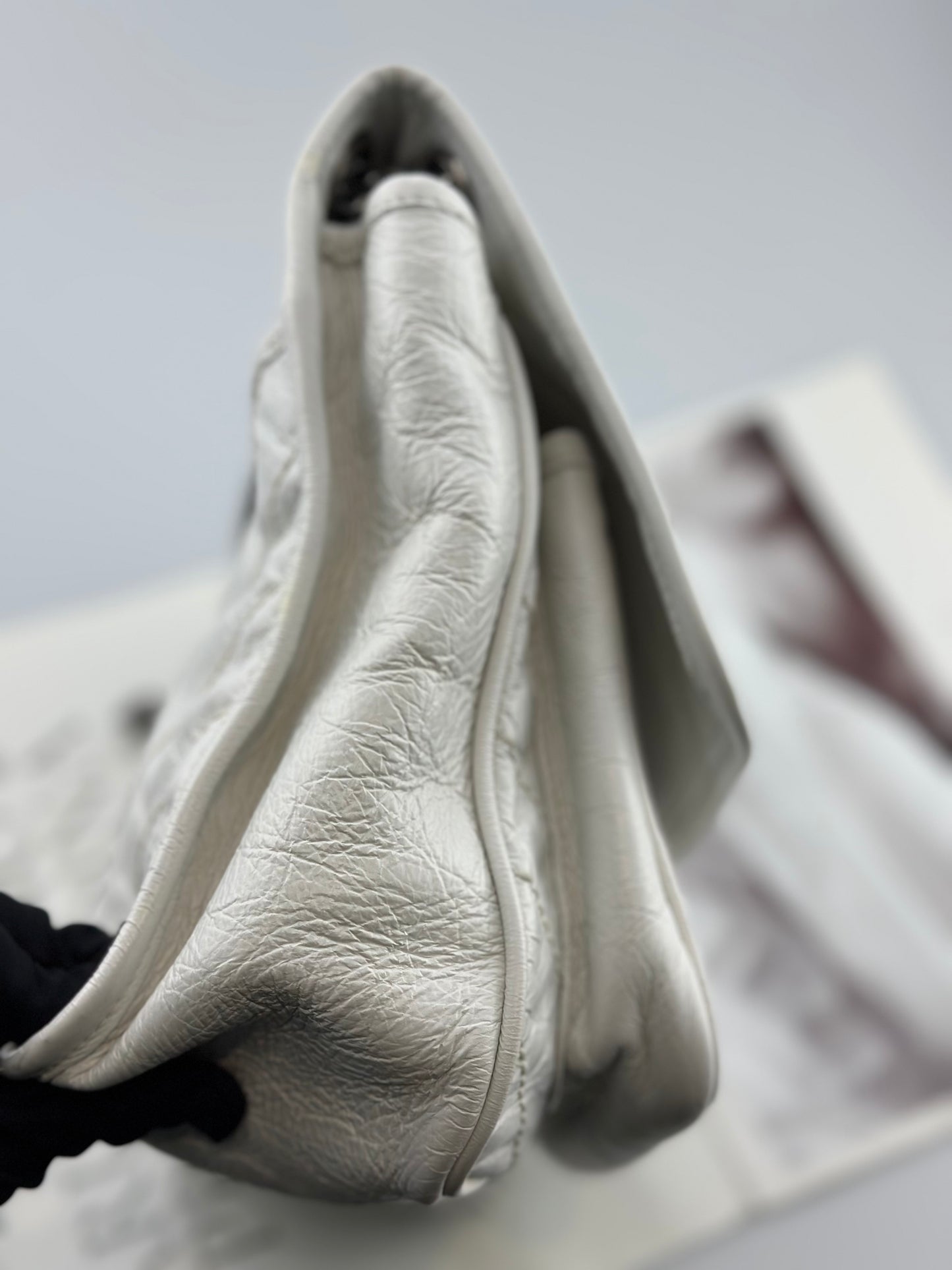 Saint Laurent - Niki Medium - Crinkled vintage calfskin leather - White - (Medium)