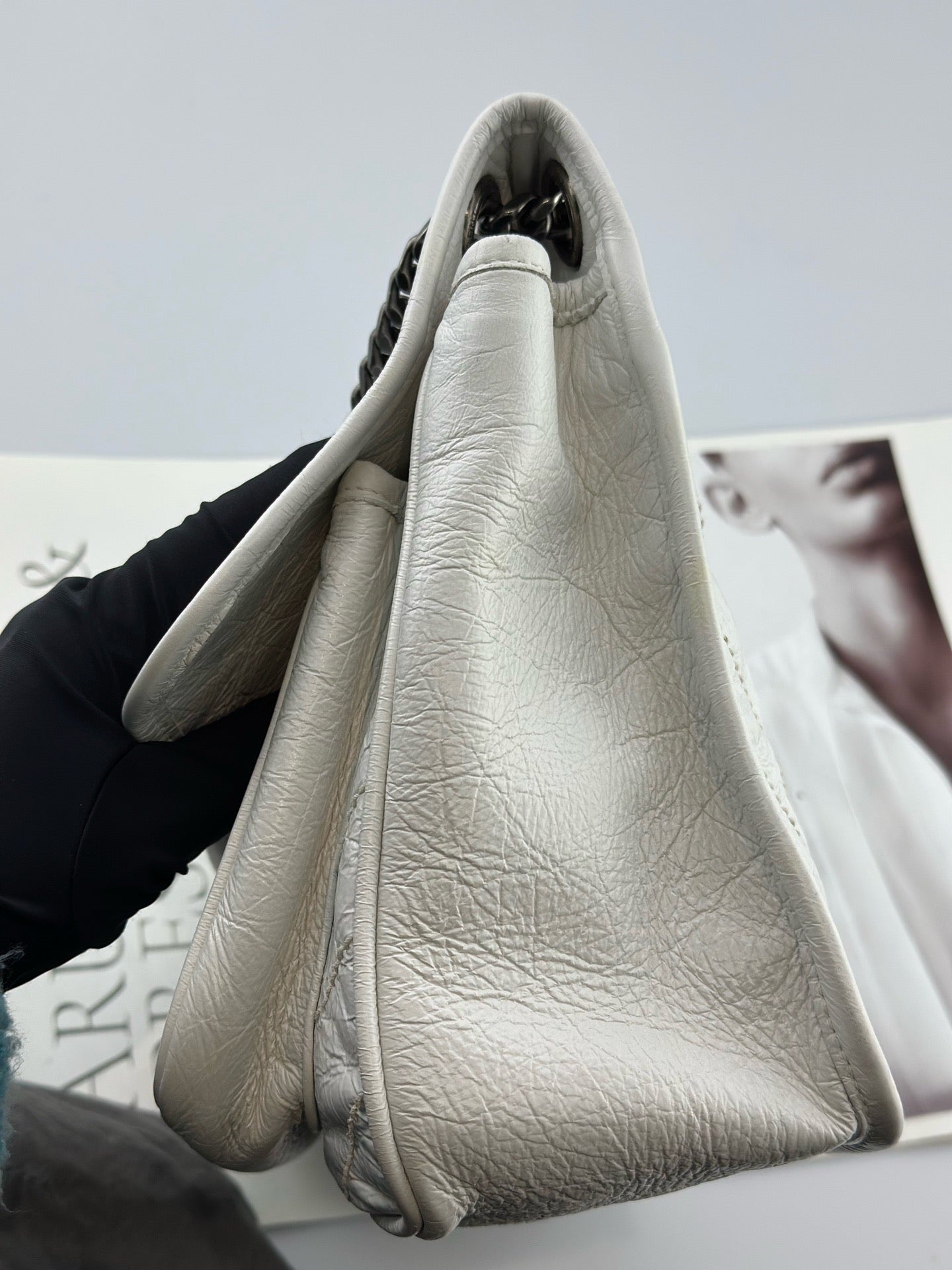 Saint Laurent - Niki Medium - Crinkled vintage calfskin leather - White - (Medium)