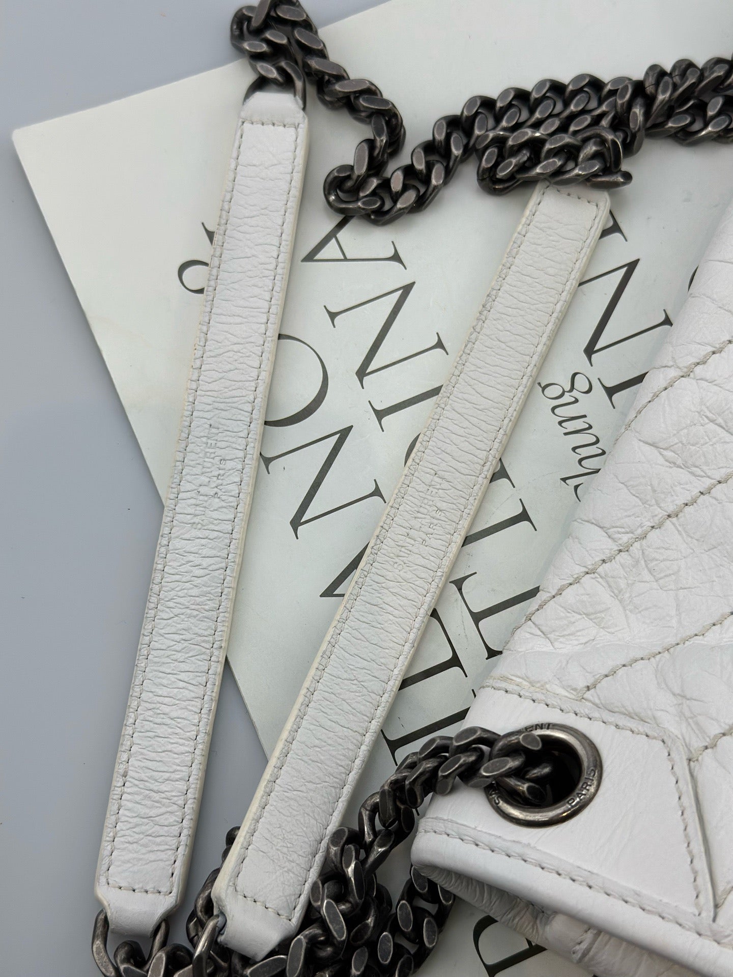 Saint Laurent - Niki Medium - Crinkled vintage calfskin leather - White - (Medium)