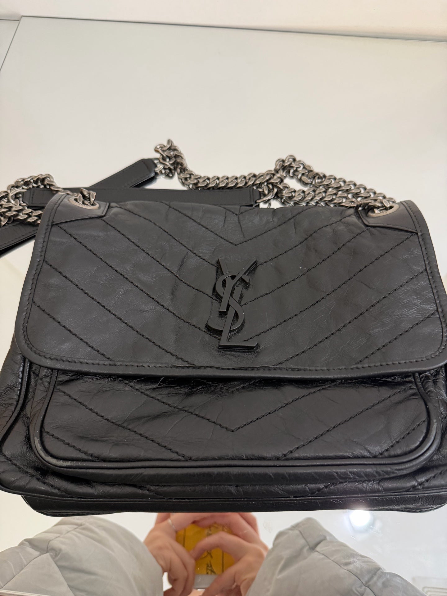 Saint Laurent - NIKI Medium - Distressed calfskin leather - Black - (medium)