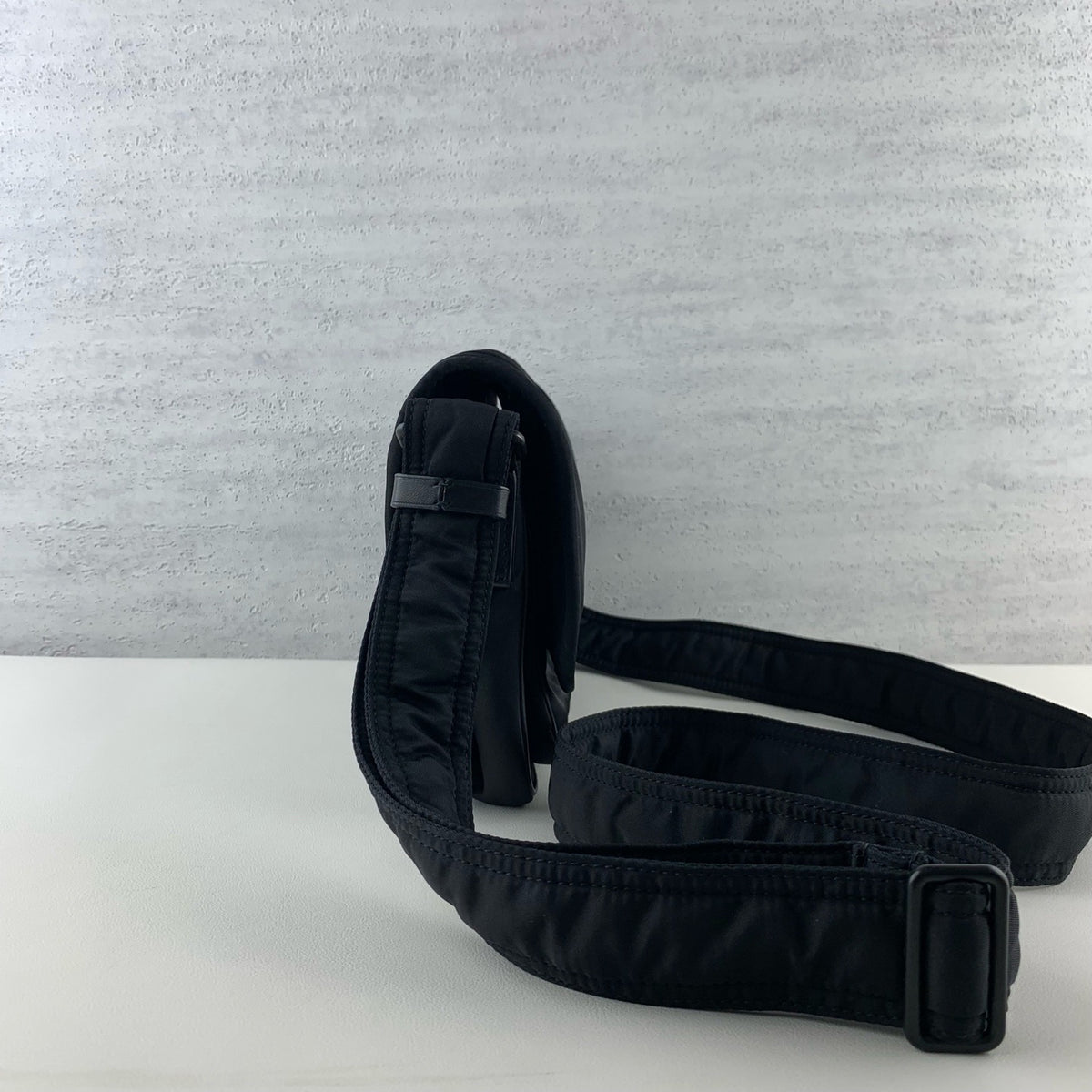 Saint Laurent - Niki Messenger Bag - Synthetic - Black - (small)