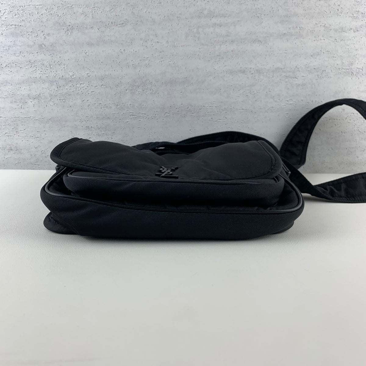 Saint Laurent - Niki Messenger Bag - Synthetic - Black - (small)
