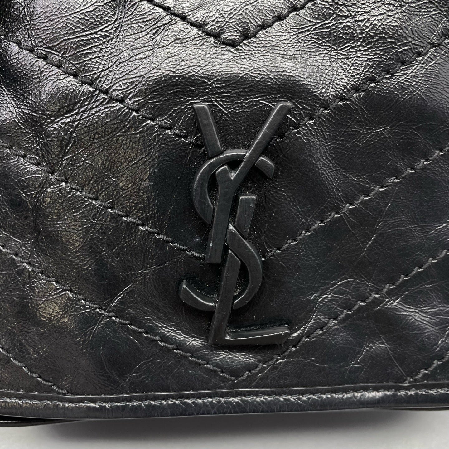 Saint Laurent - Niki Mini Chain Bag - Crinkled leather - Black - (mini)