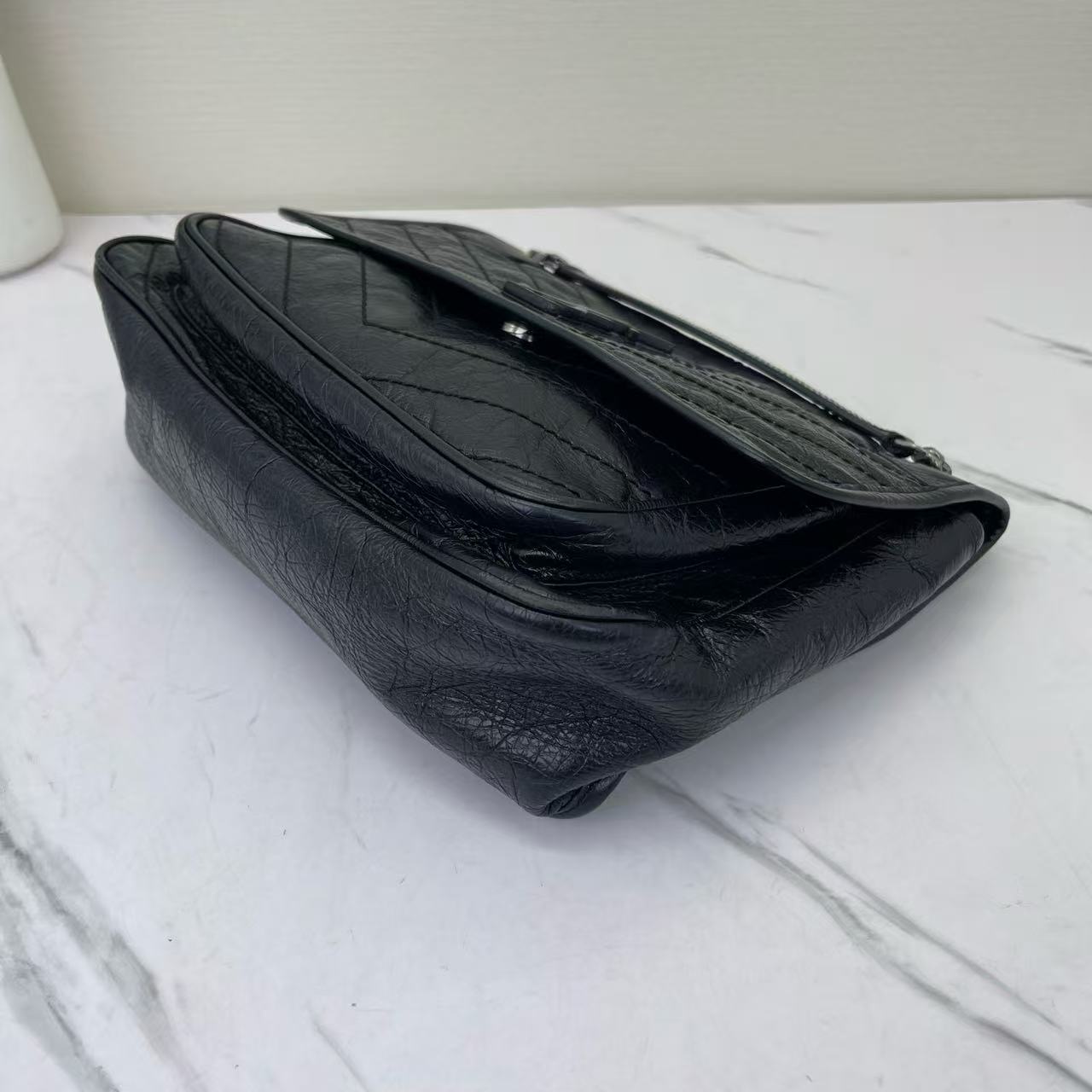 Saint Laurent - Niki - Oiled wax leather - Black - (medium)