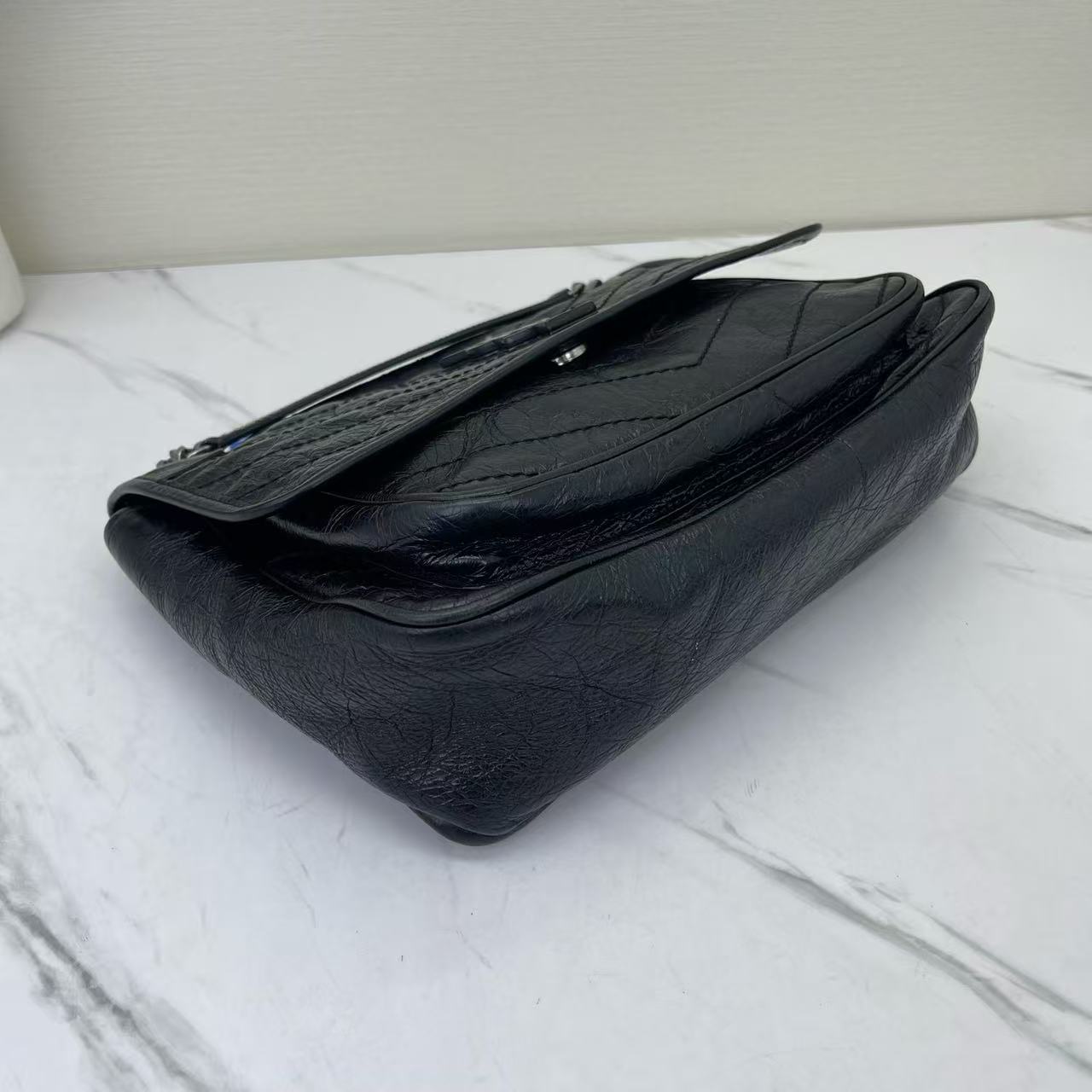 Saint Laurent - Niki - Oiled wax leather - Black - (medium)
