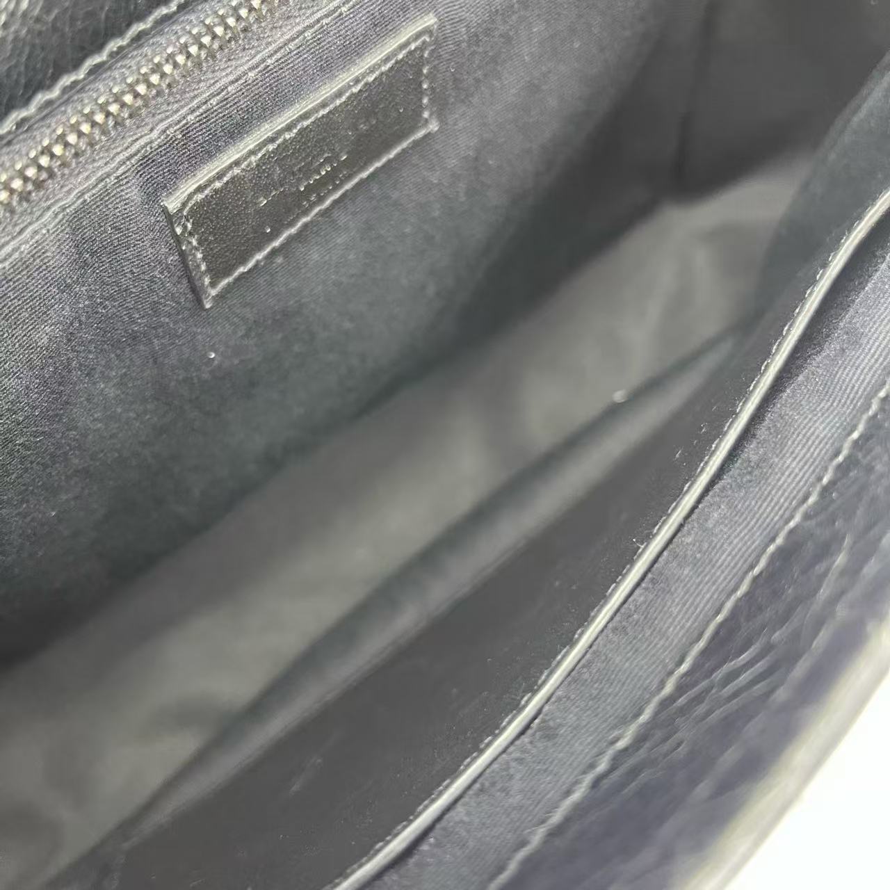 Saint Laurent - Niki - Oiled wax leather - Black - (medium)