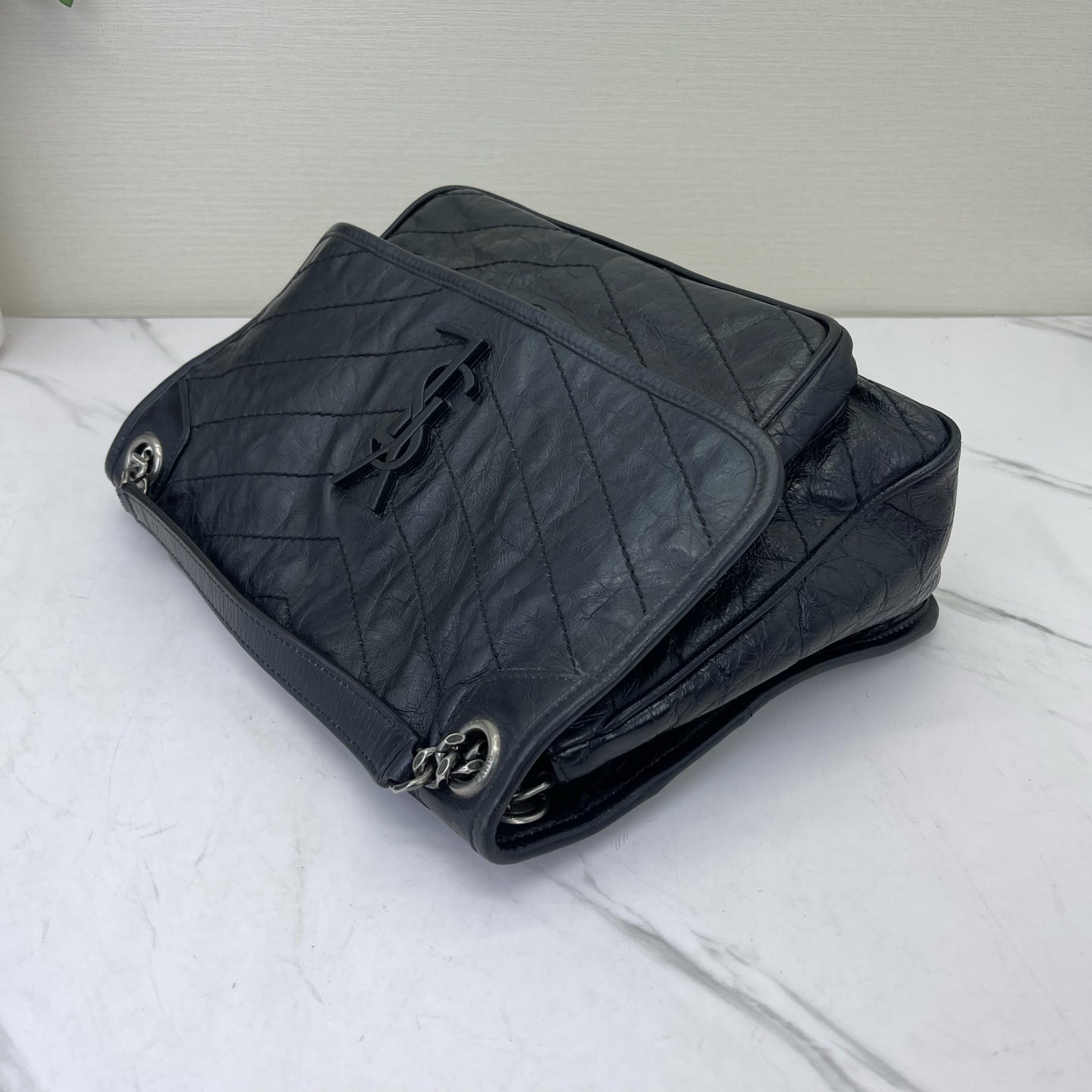 Saint Laurent - Niki - Oiled wax leather - Black - (medium)
