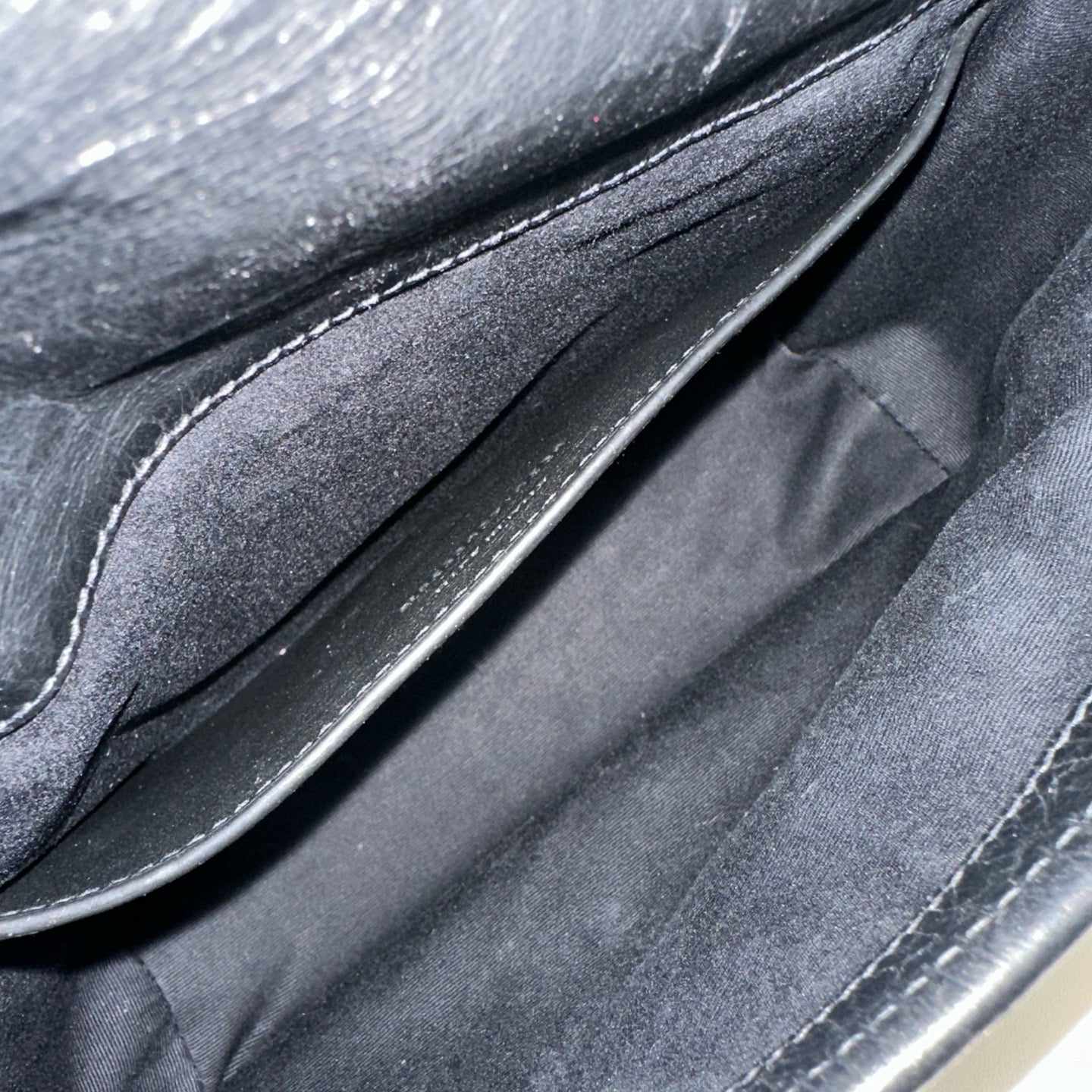 Saint Laurent - Niki - Oiled wax leather - Black - (Small)