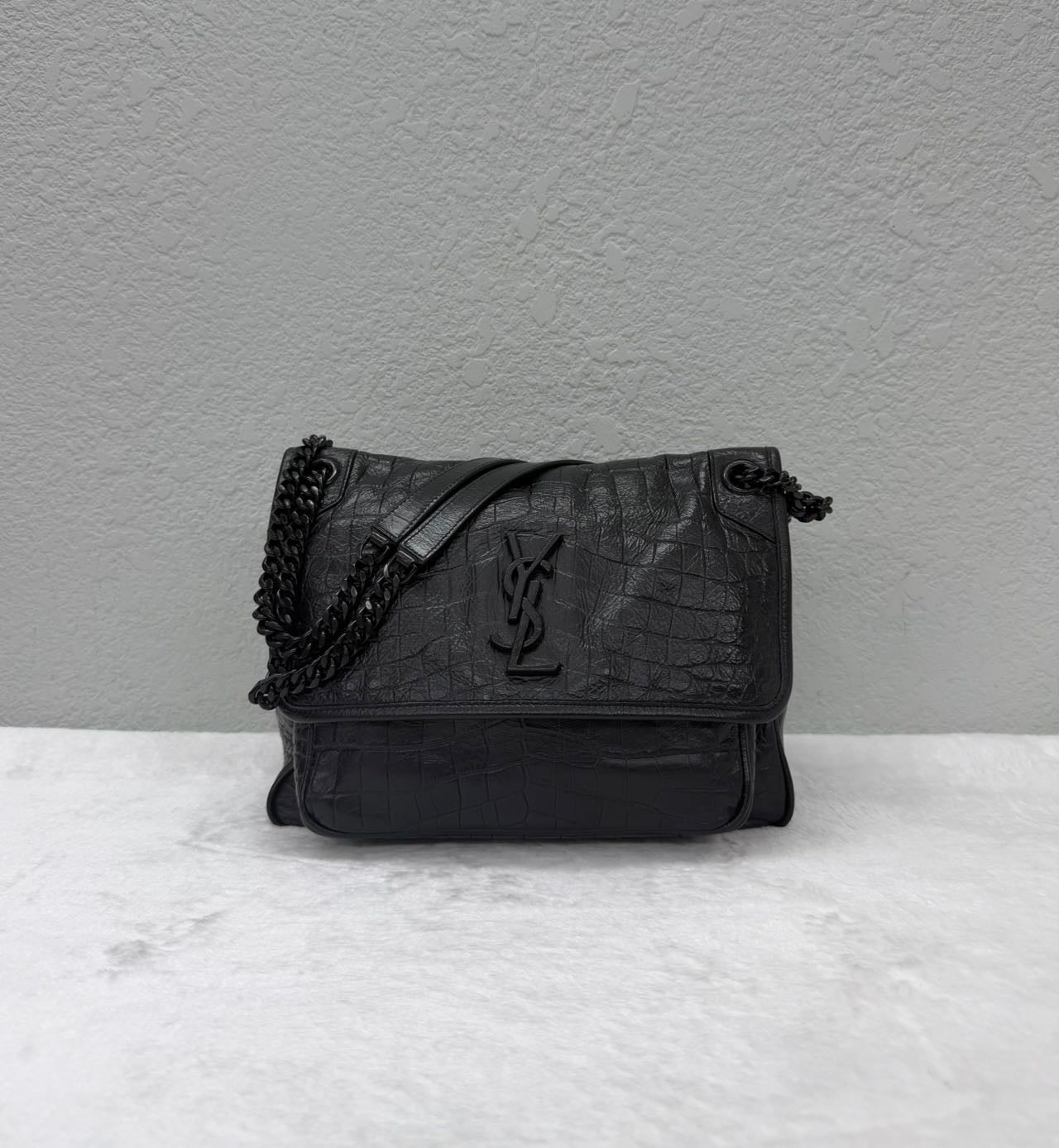 Saint Laurent - Niki - Oiled wax leather with crocodile embossing - Black - (medium)