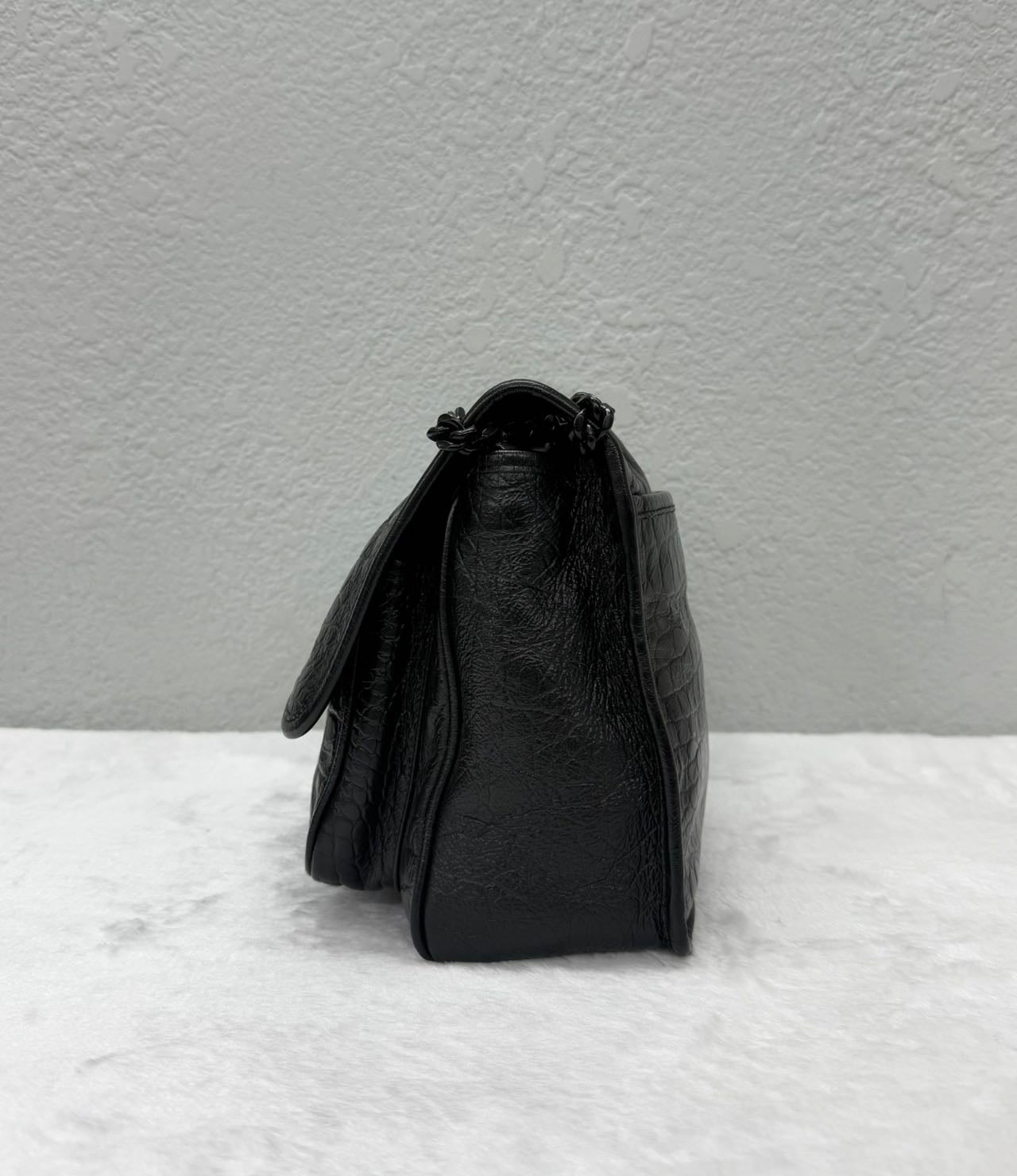 Saint Laurent - Niki - Oiled wax leather with crocodile embossing - Black - (medium)