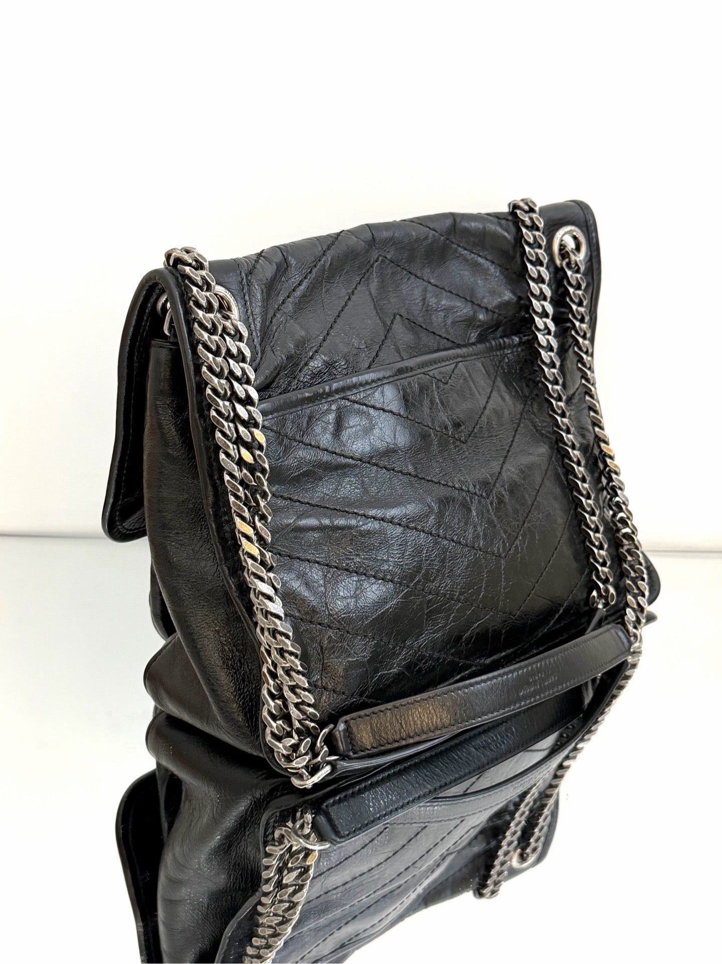 Saint Laurent - NIKI - Oiled waxed cowhide leather - Black with Silver-tone Hardware - (Medium)