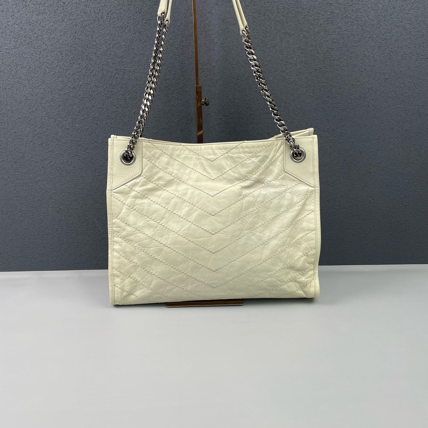 Saint Laurent - Niki Shopping Bag - Crinkled calfskin leather - Off-white with Silver-Tone Hardware - (medium)