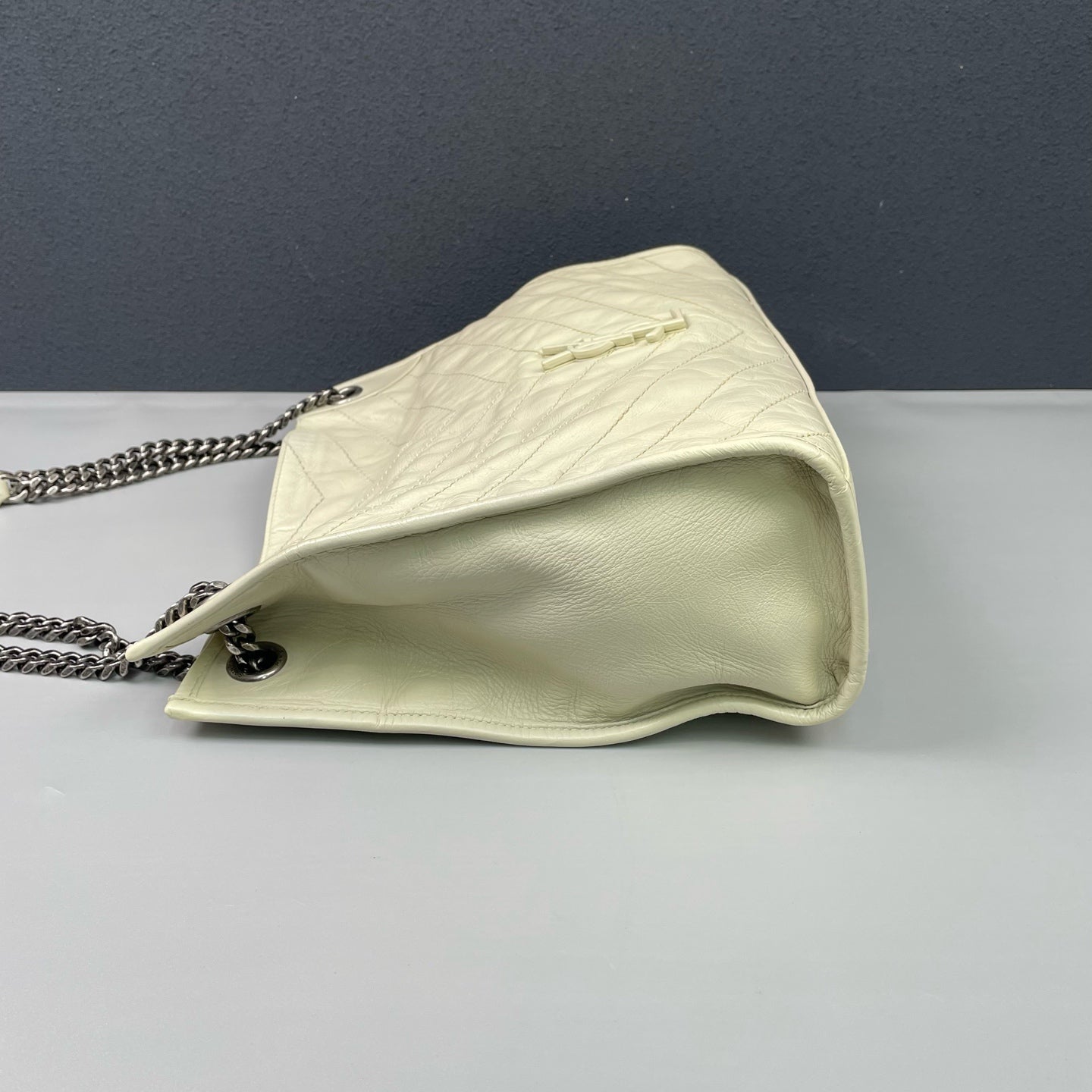 Saint Laurent - Niki Shopping Bag - Crinkled calfskin leather - Off-white with Silver-Tone Hardware - (medium)