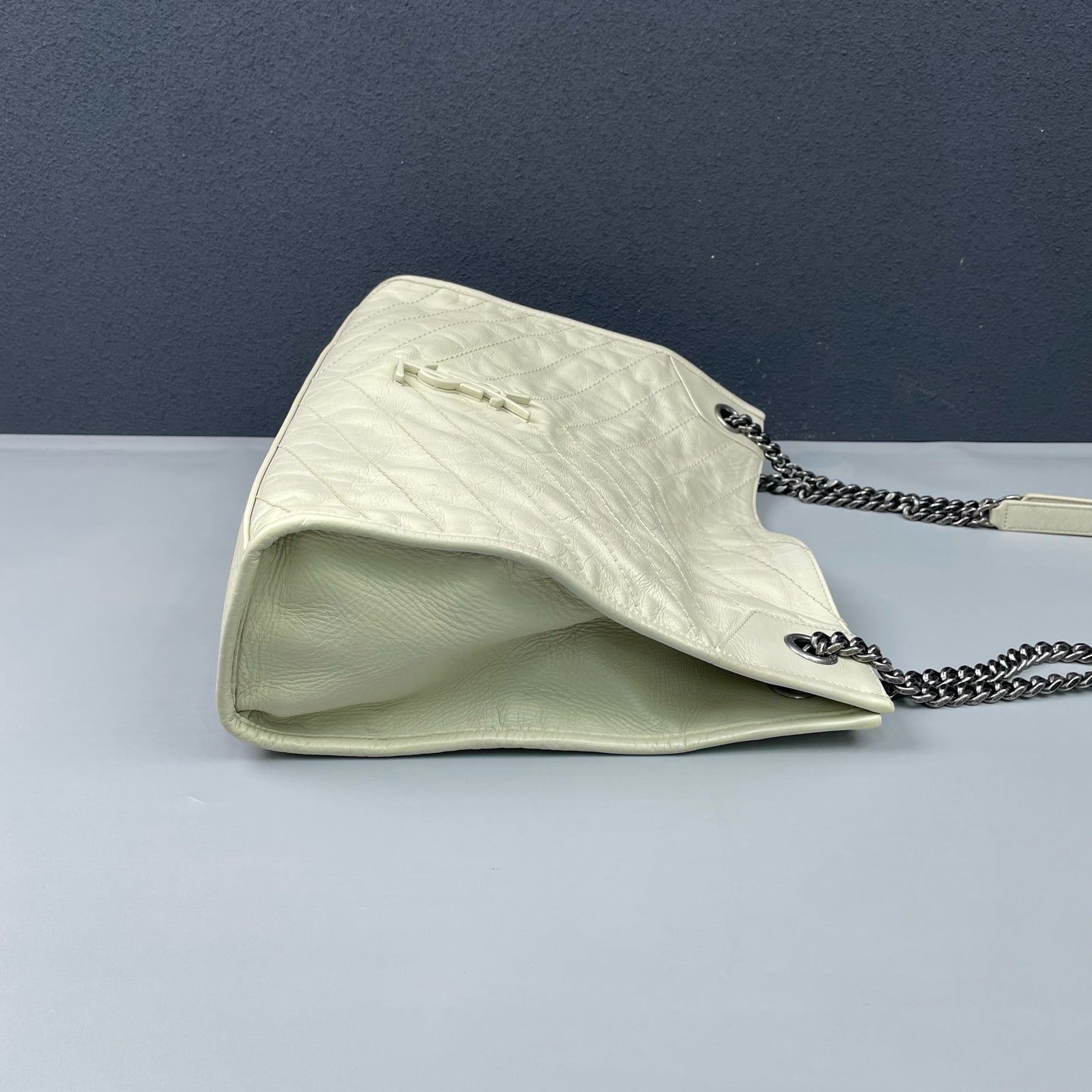 Saint Laurent - Niki Shopping Bag - Crinkled calfskin leather - Off-white with Silver-Tone Hardware - (medium)