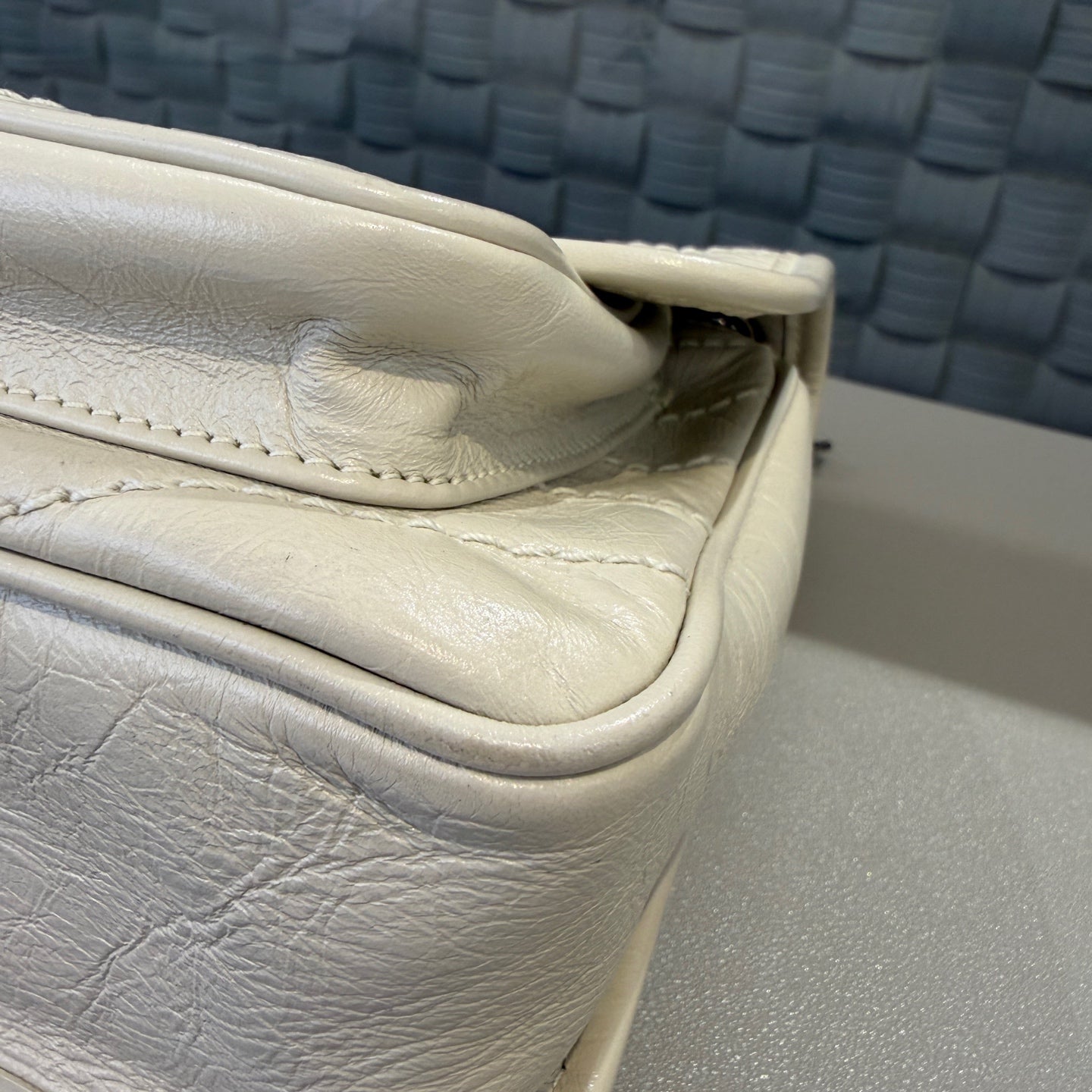 Saint Laurent - Niki Small Chain Bag - Distressed calfskin leather - Cream White - (small)