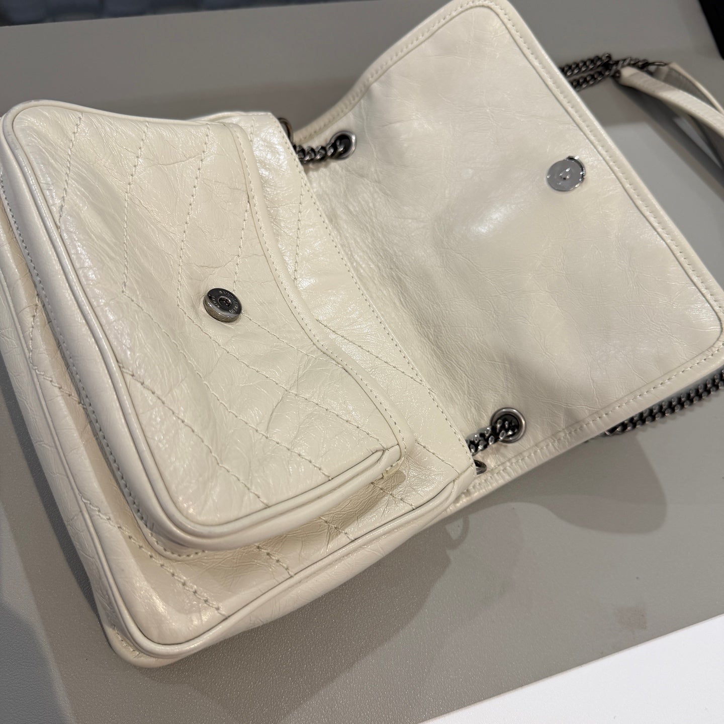 Saint Laurent - Niki Small Chain Bag - Distressed calfskin leather - Cream White - (small)