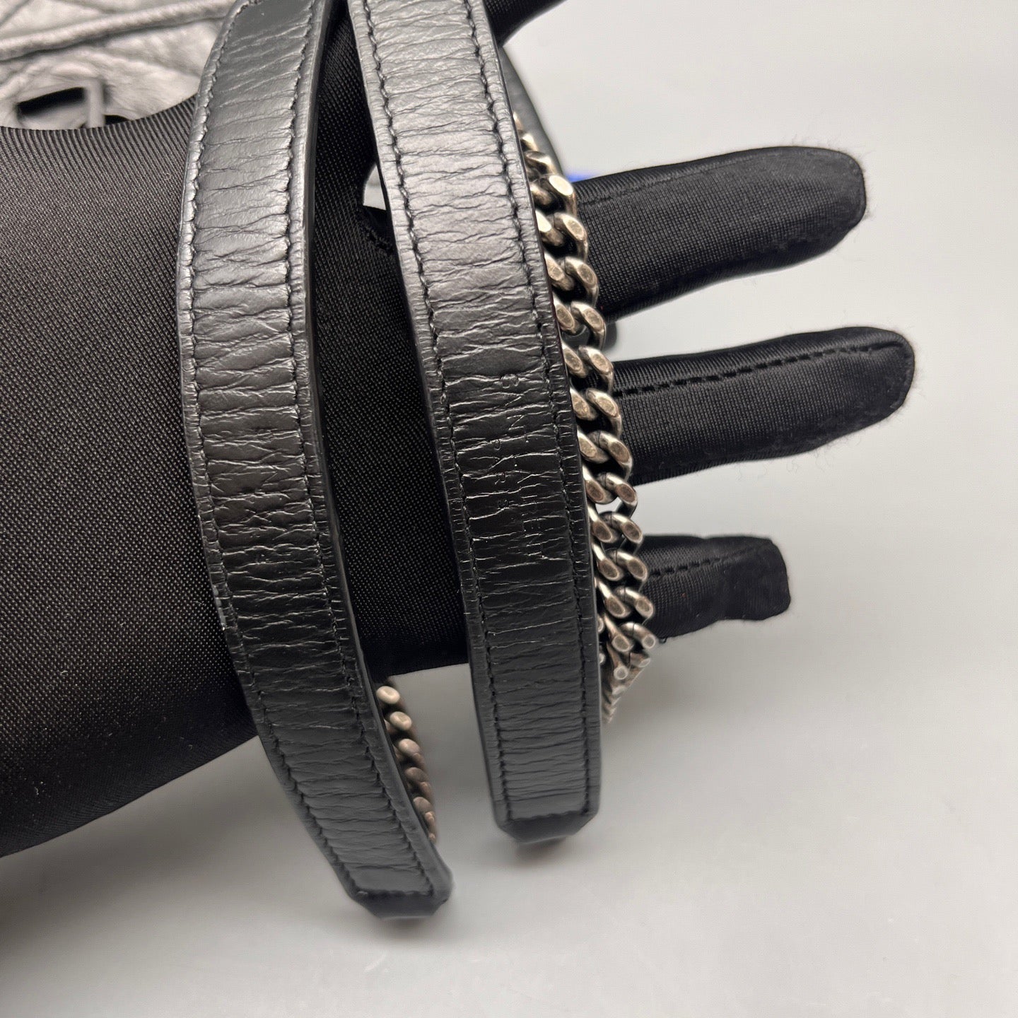 Saint Laurent - Niki Small Chain Bag - Leather - Black - (small)