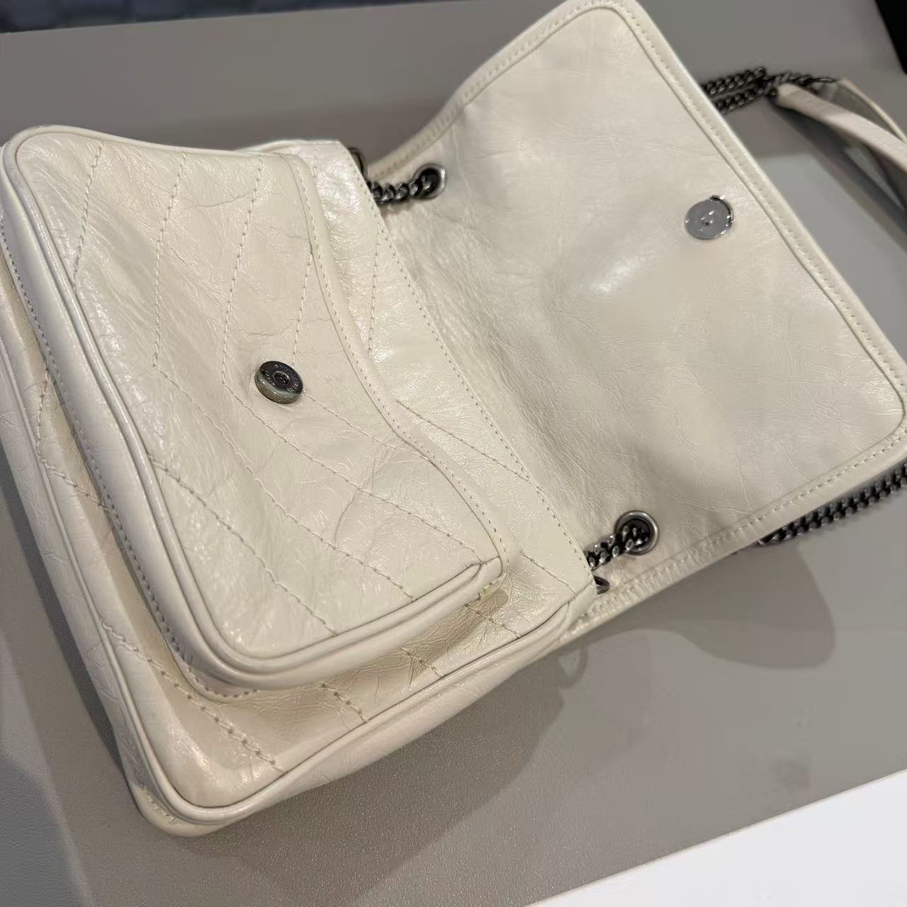 Saint Laurent - Niki Small - Distressed leather - Cream White - (small)