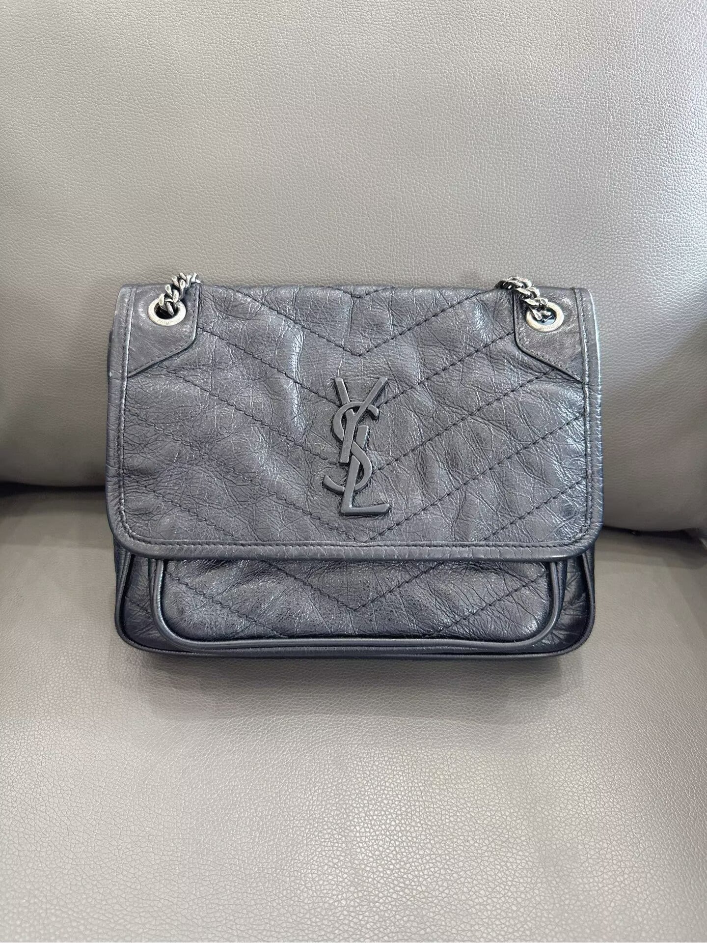 Saint Laurent - Niki Small - Oiled wax calfskin leather - Black - (Small)