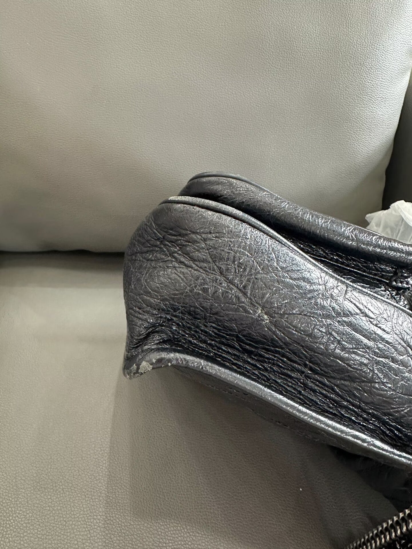 Saint Laurent - Niki Small - Oiled wax calfskin leather - Black - (Small)