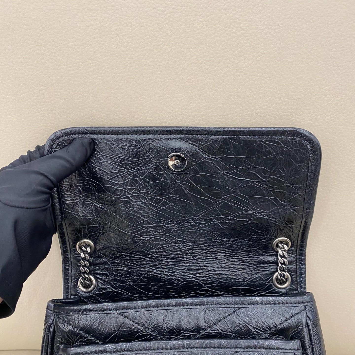 Saint Laurent - Niki Small - Oiled waxed cowhide leather - Black - (Small)