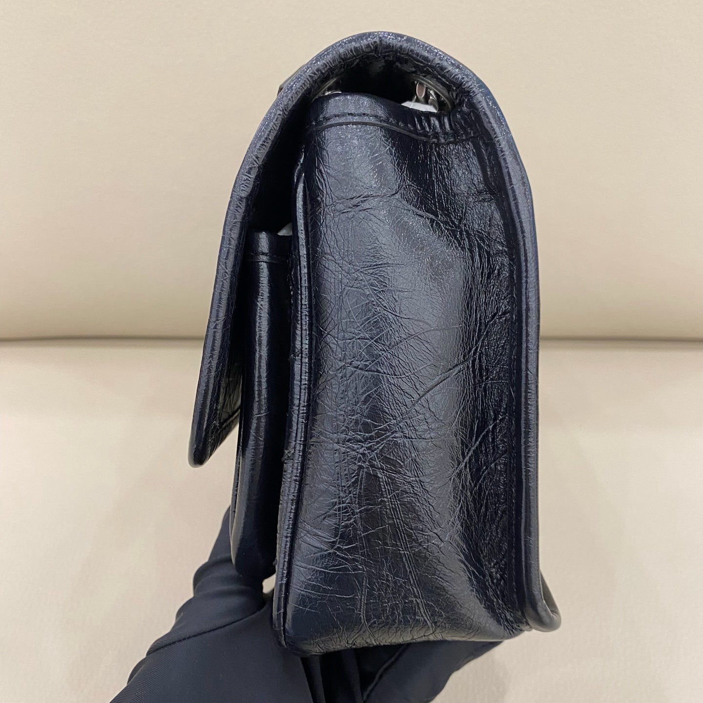 Saint Laurent - Niki Small - Oiled waxed cowhide leather - Black - (Small)
