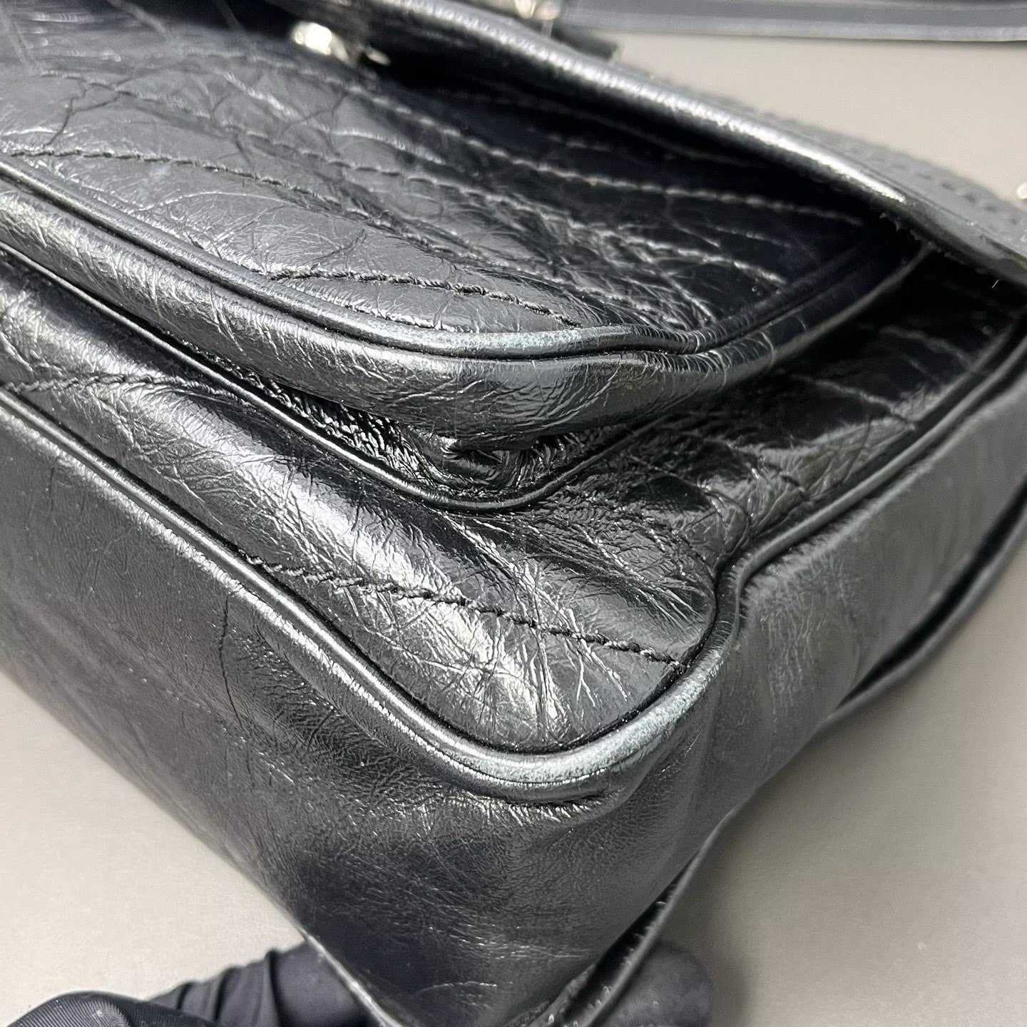 Saint Laurent - Niki - Waxed calf leather - Black - (Medium)