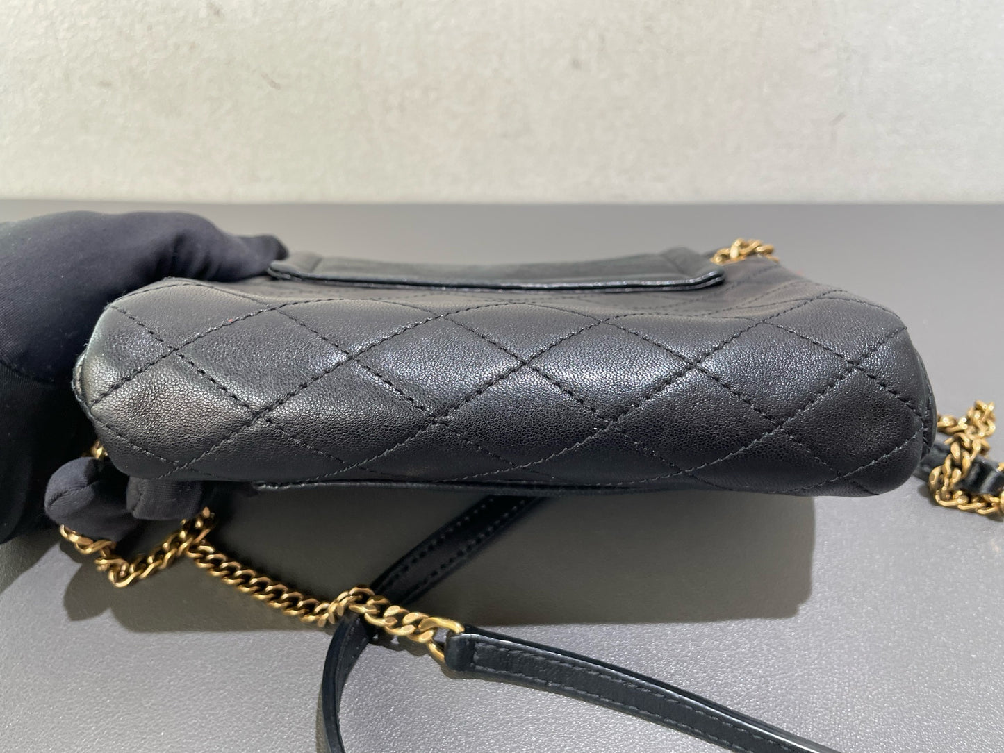 Saint Laurent - Nolita Chain Bag - Leather - Black with Gold-Tone Hardware - (mini)