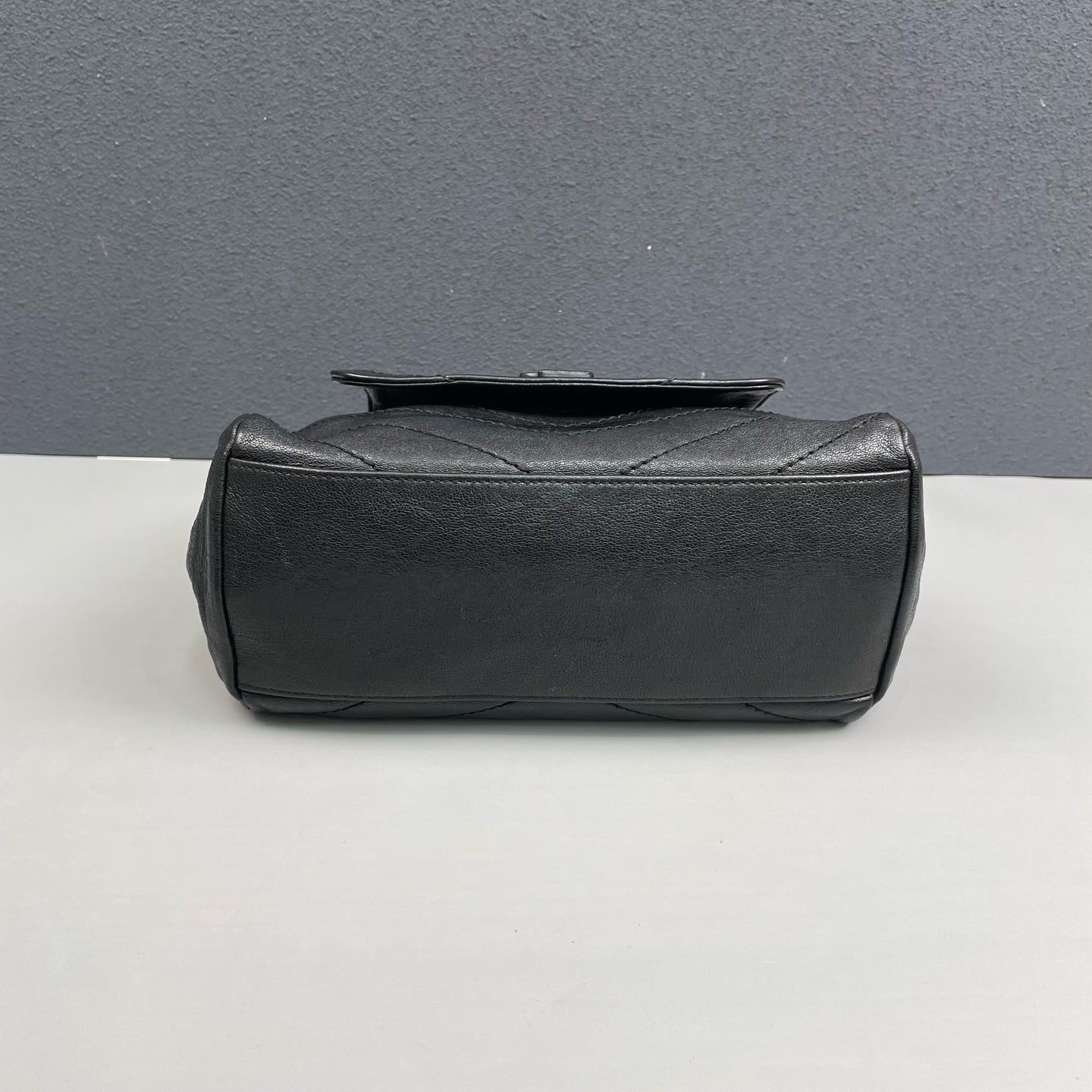 Saint Laurent - Nolita - Leather - Black - (Small)