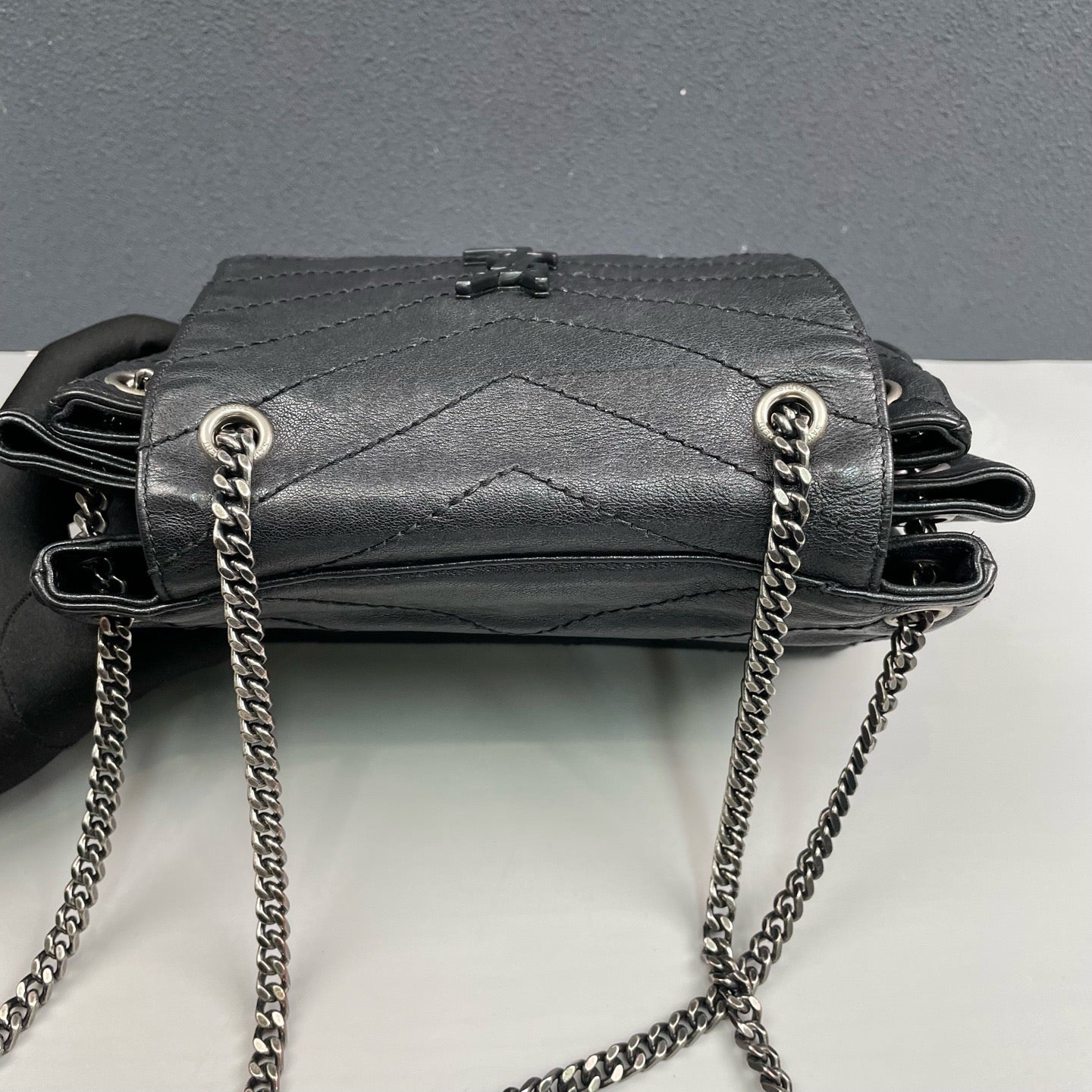 Saint Laurent - Nolita - Leather - Black - (small)
