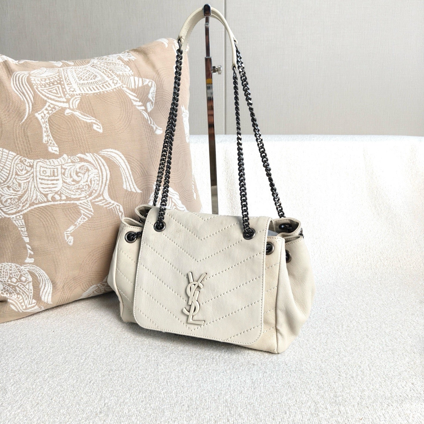 Saint Laurent - Nolita Medium Chain Bag - Cowhide leather - Cream White - (medium)