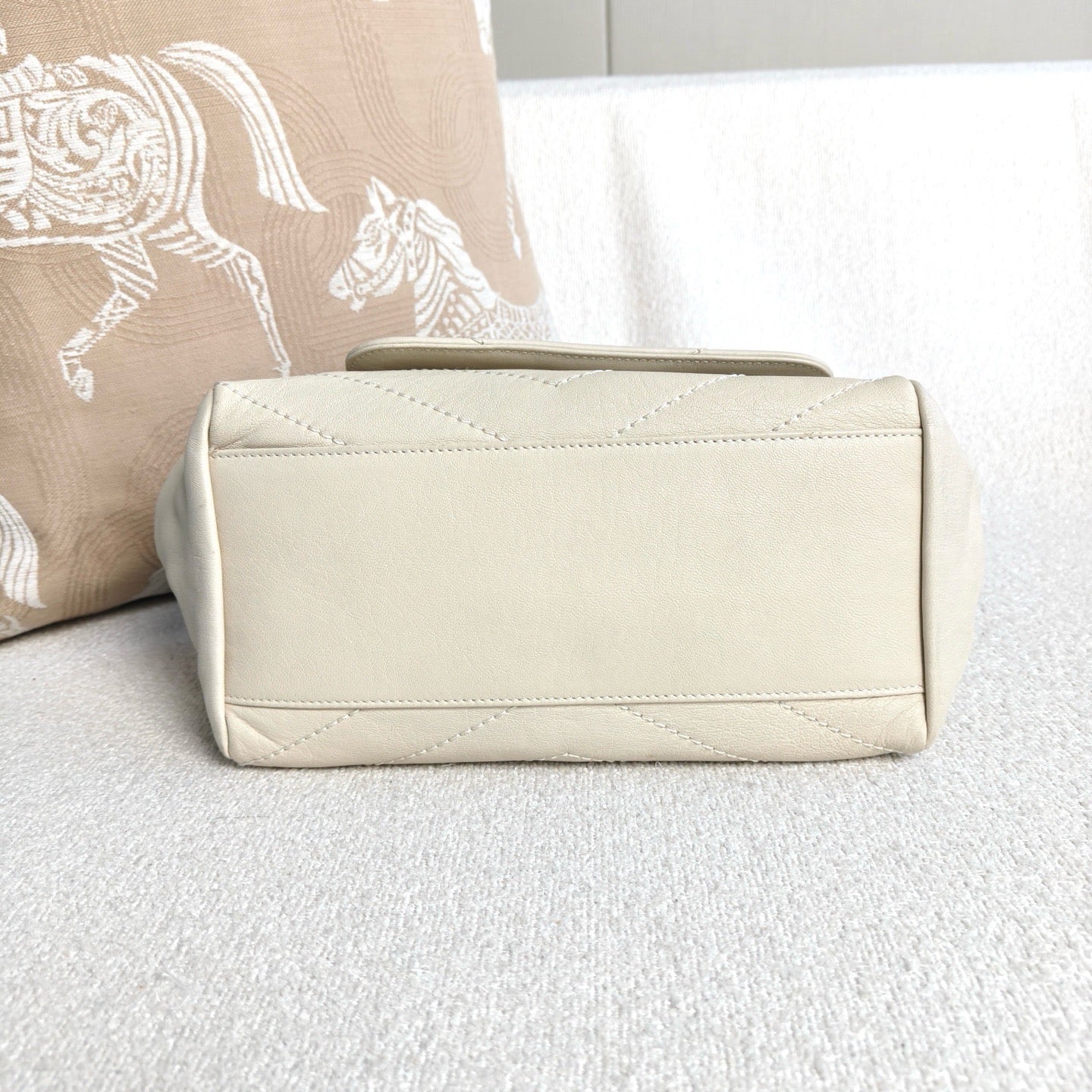 Saint Laurent - Nolita Medium Chain Bag - Cowhide leather - Cream White - (medium)