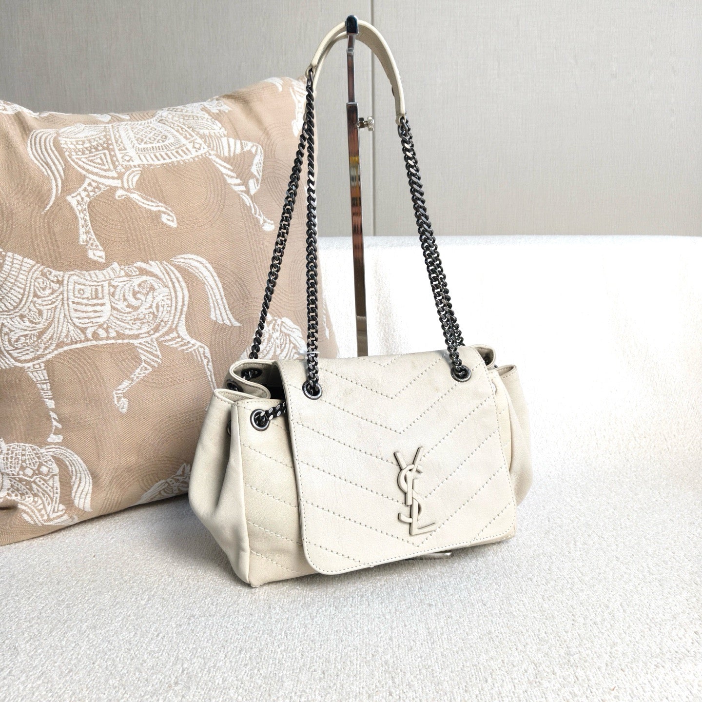 Saint Laurent - Nolita Medium Chain Bag - Cowhide leather - Cream White - (medium)
