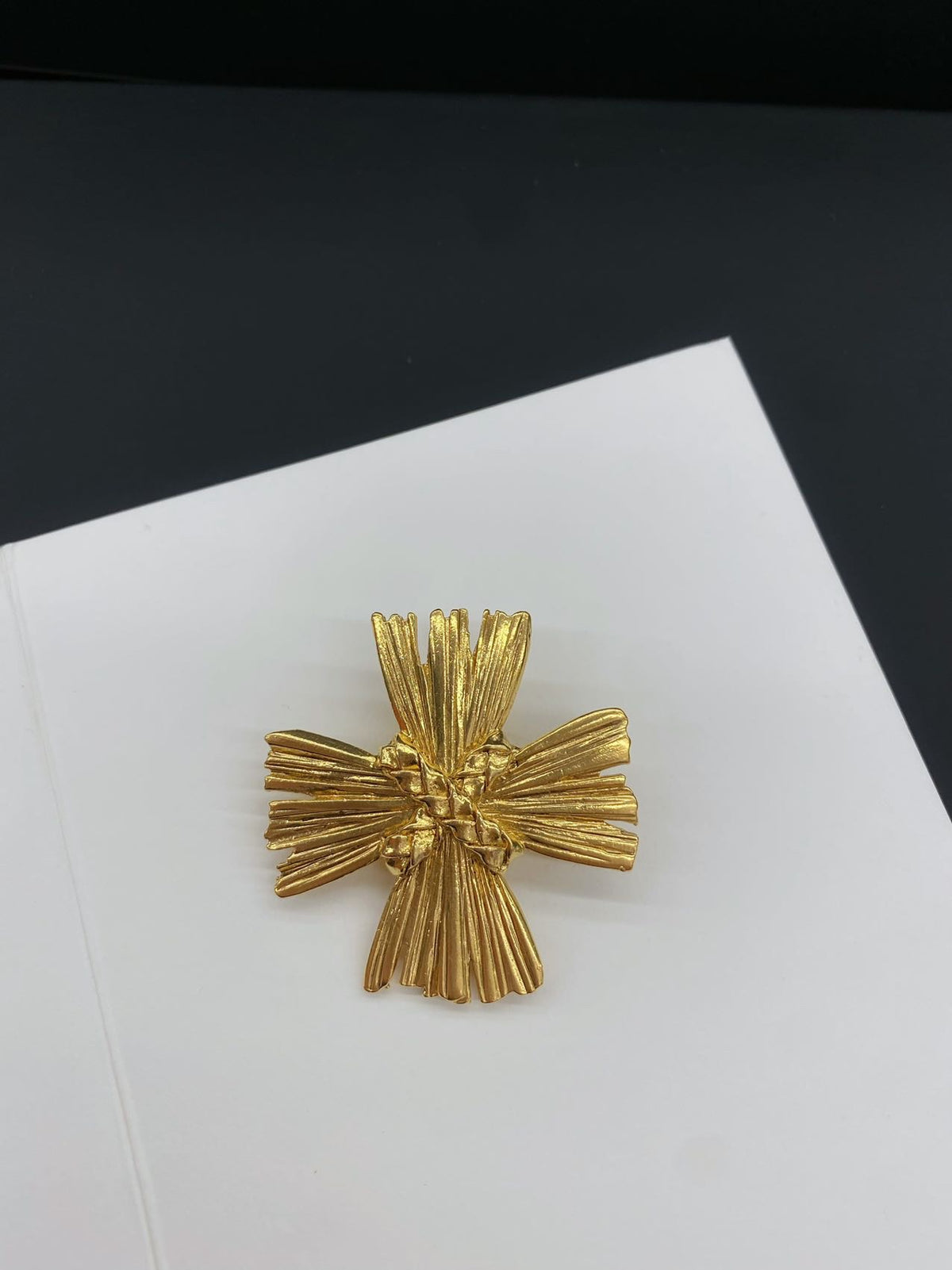 Saint Laurent - Other - Gold-tone finish; base metal composition unknown. - Gold