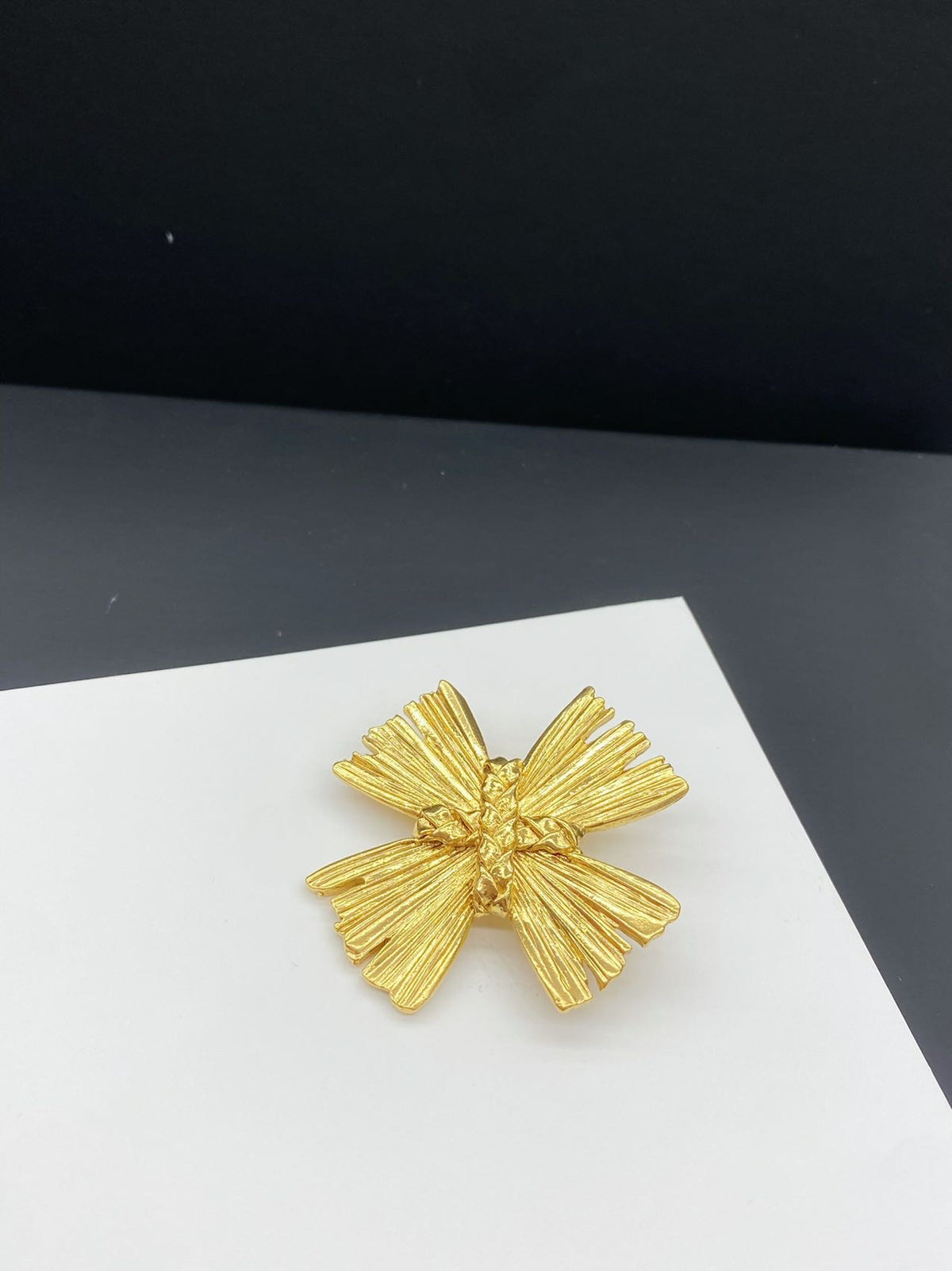 Saint Laurent - Other - Gold-tone finish; base metal composition unknown. - Gold