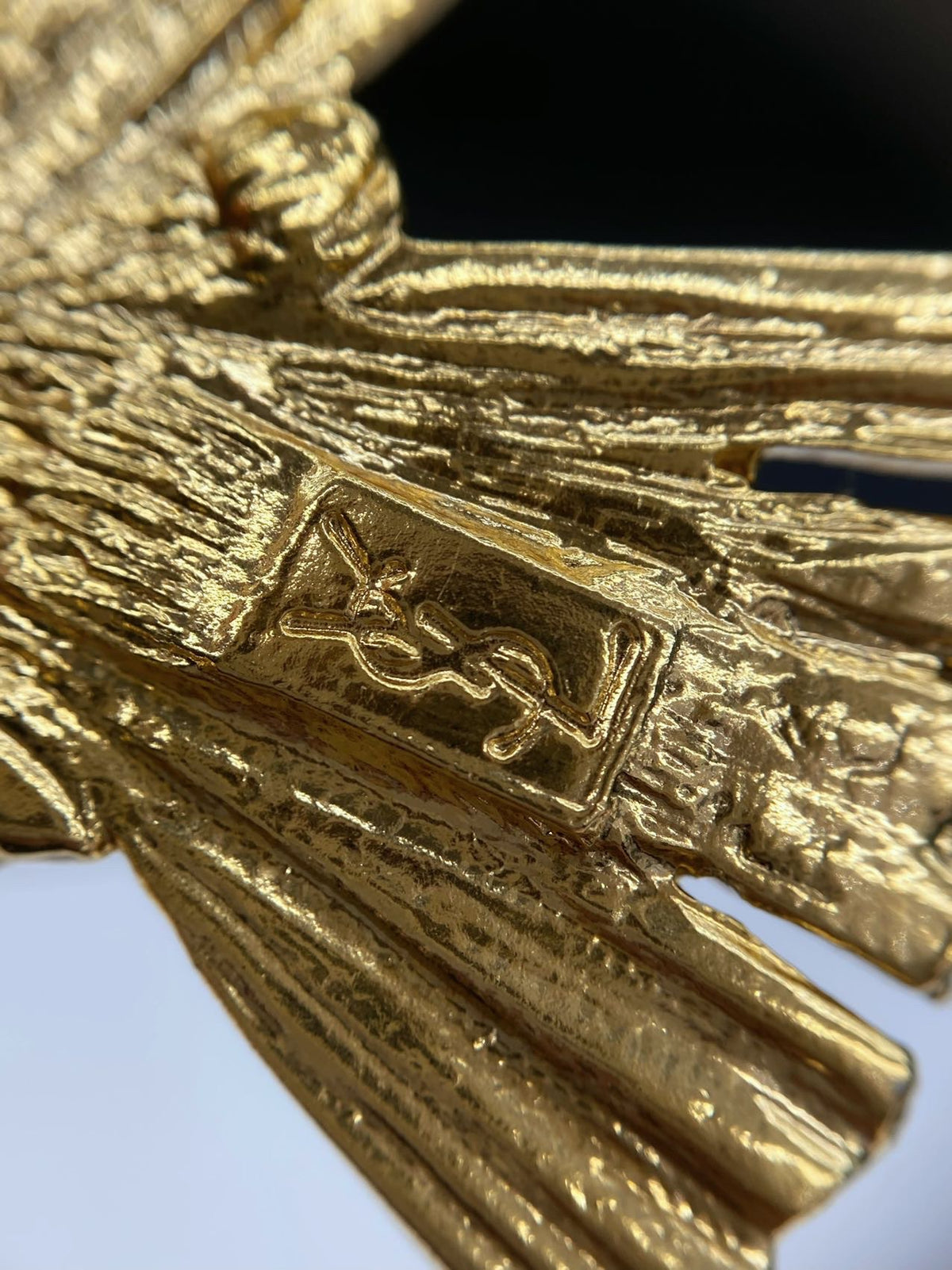 Saint Laurent - Other - Gold-tone finish; base metal composition unknown. - Gold