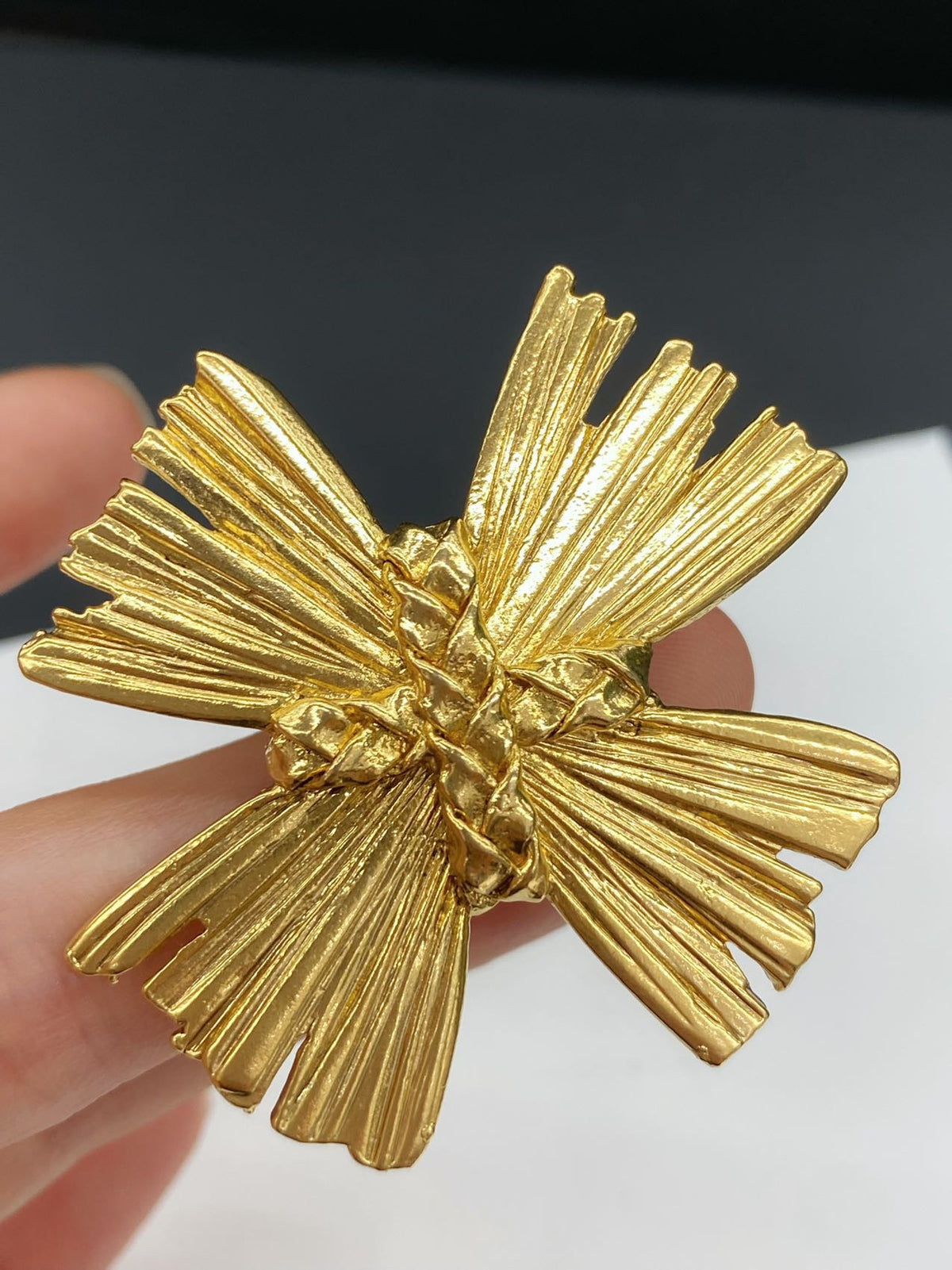 Saint Laurent - Other - Gold-tone finish; base metal composition unknown. - Gold