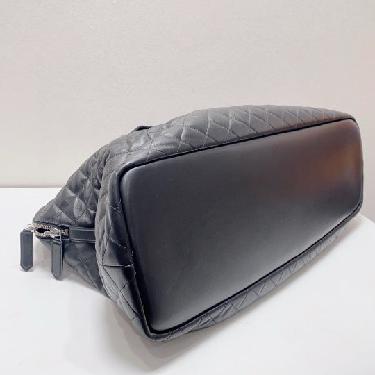 Saint Laurent - Other - Leather - Black - (extra-large)