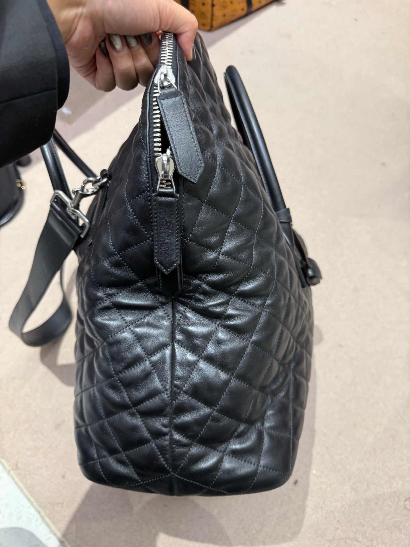 Saint Laurent - Other - Leather - Black - (extra-large)